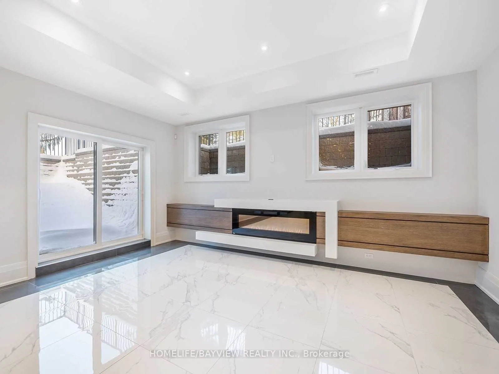 25 Glenborough Park Crescent