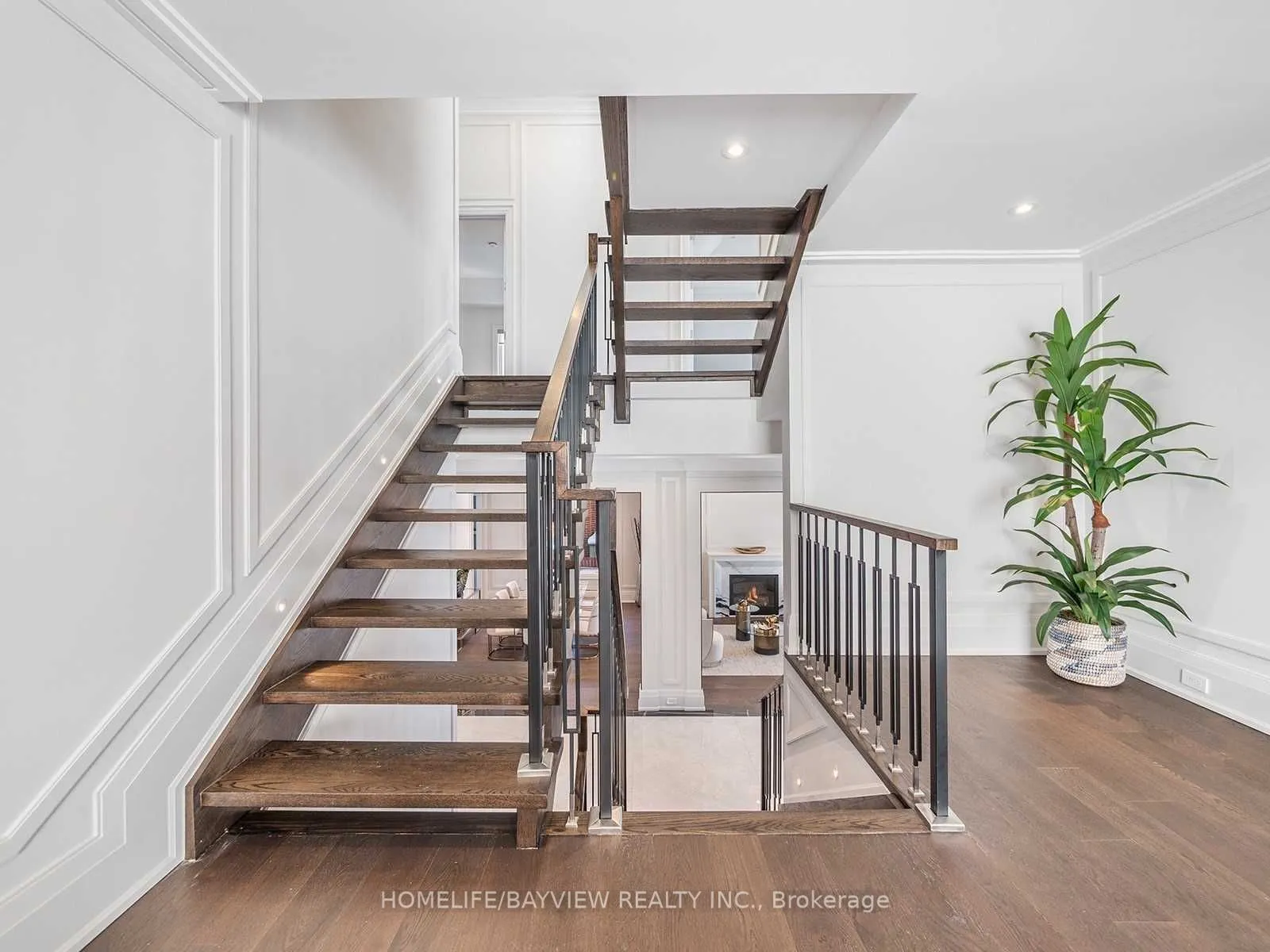 25 Glenborough Park Crescent