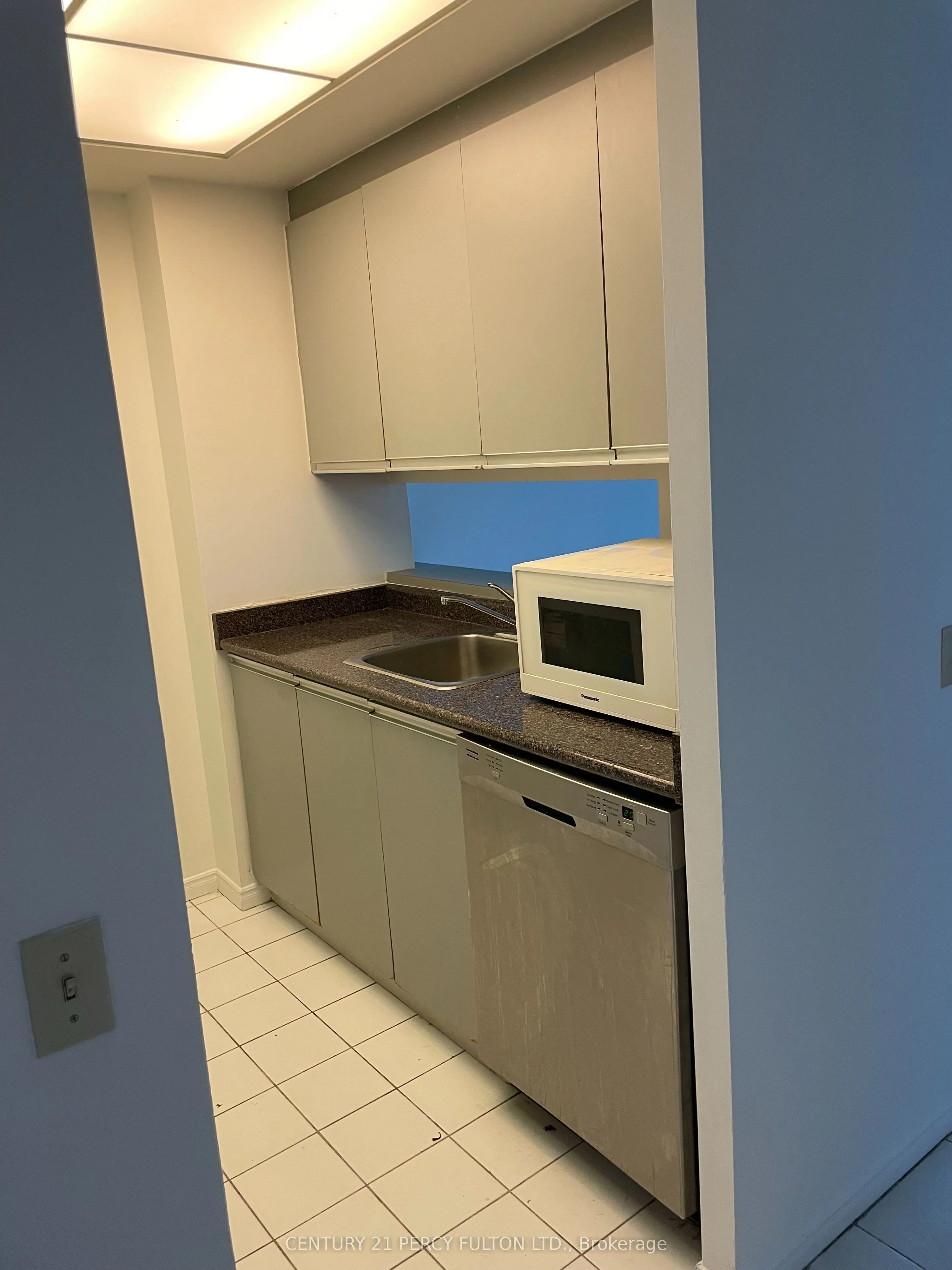 7 Bishop Avenue, #1703