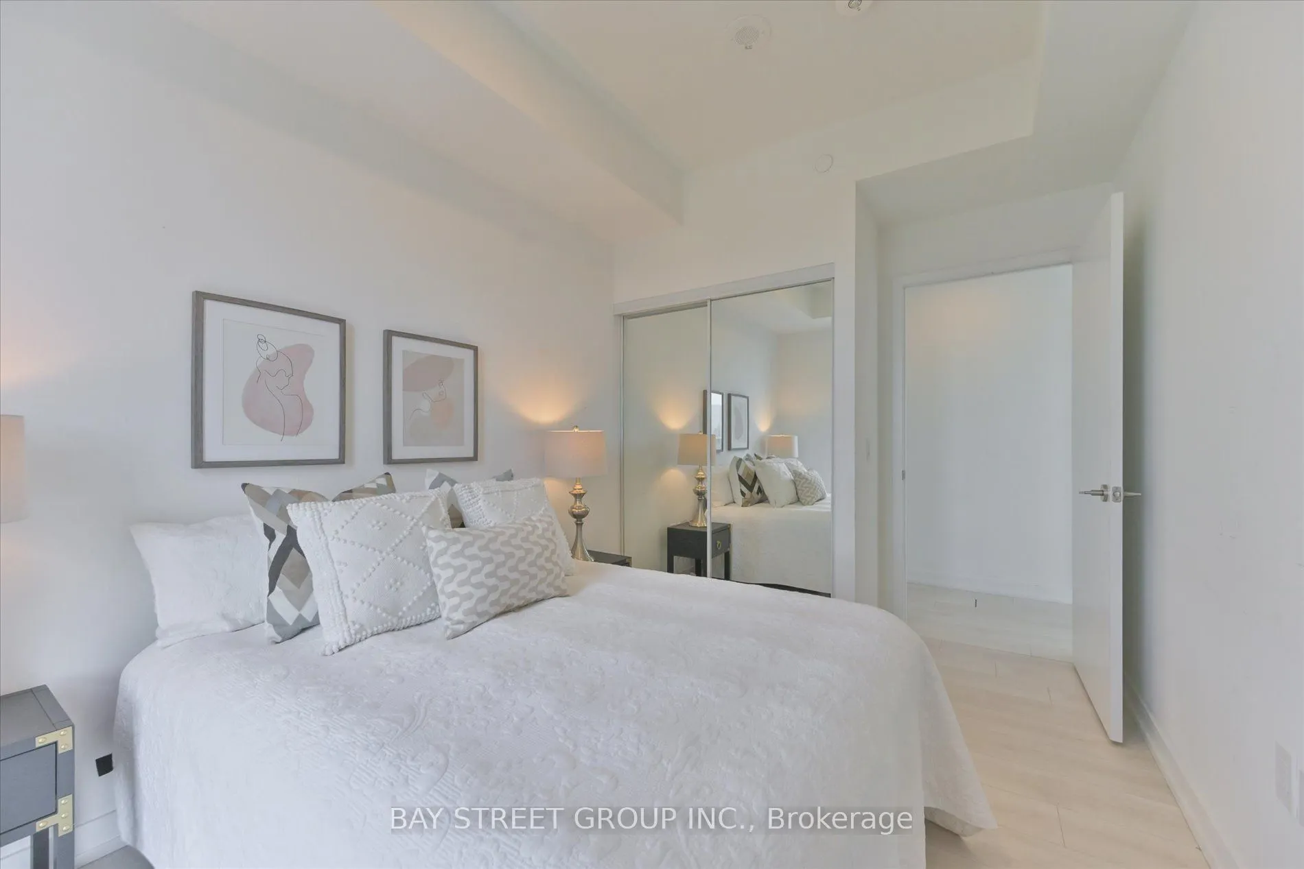 225 Sumach Street, #2805