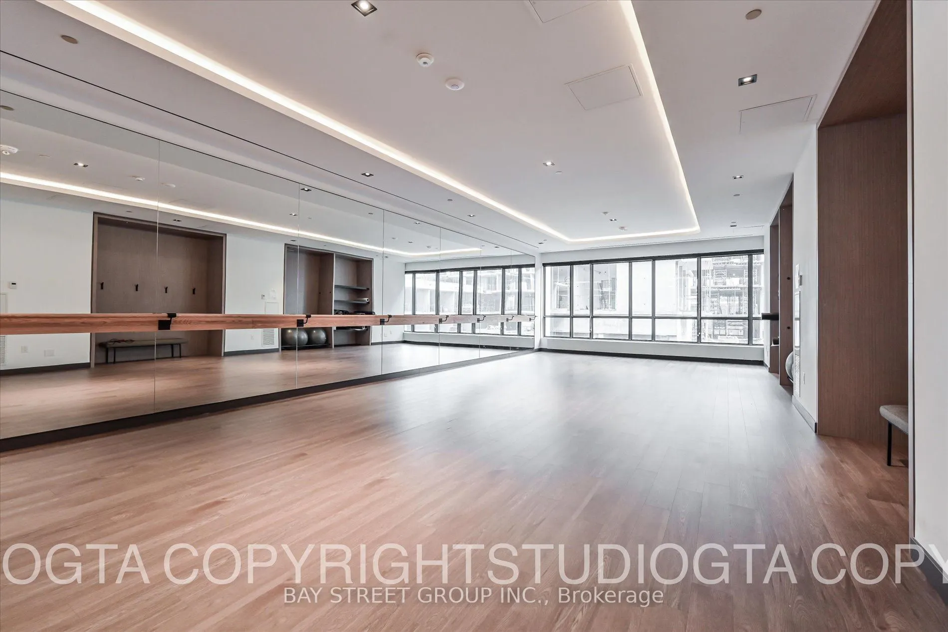 225 Sumach Street, #2805