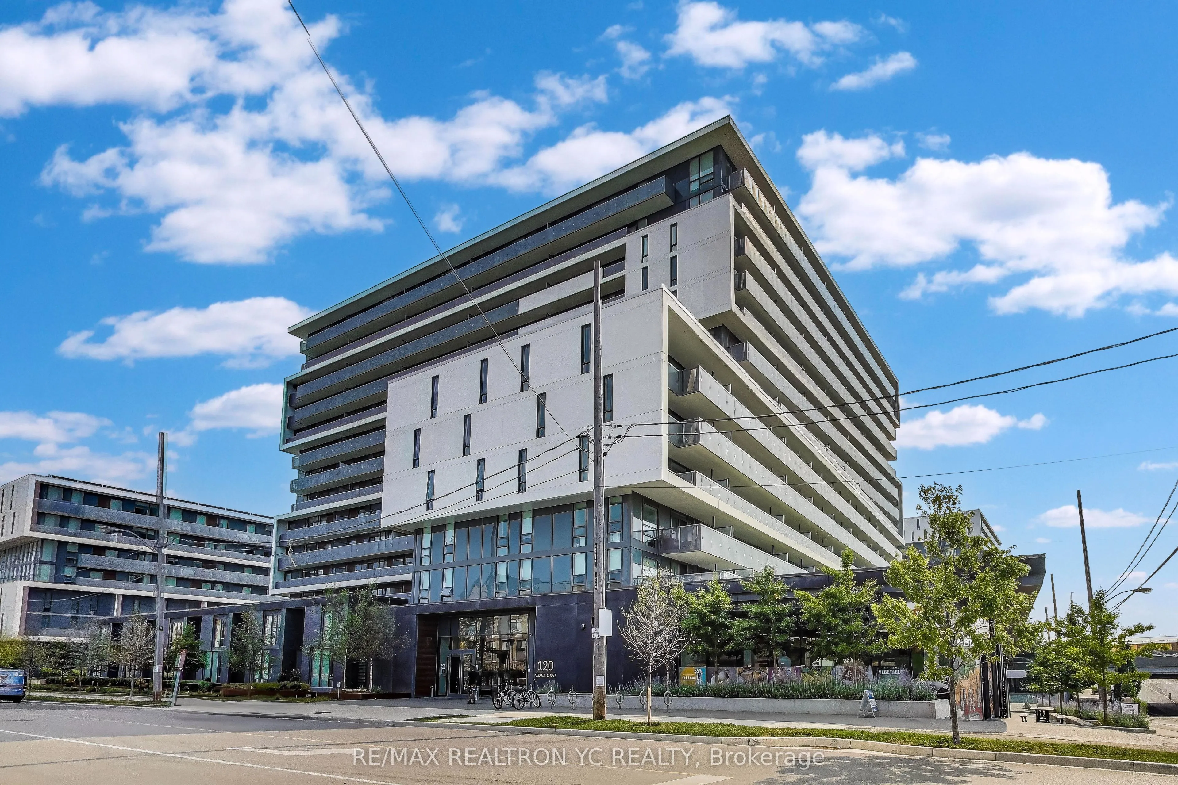 120 Varna Drive, #520
