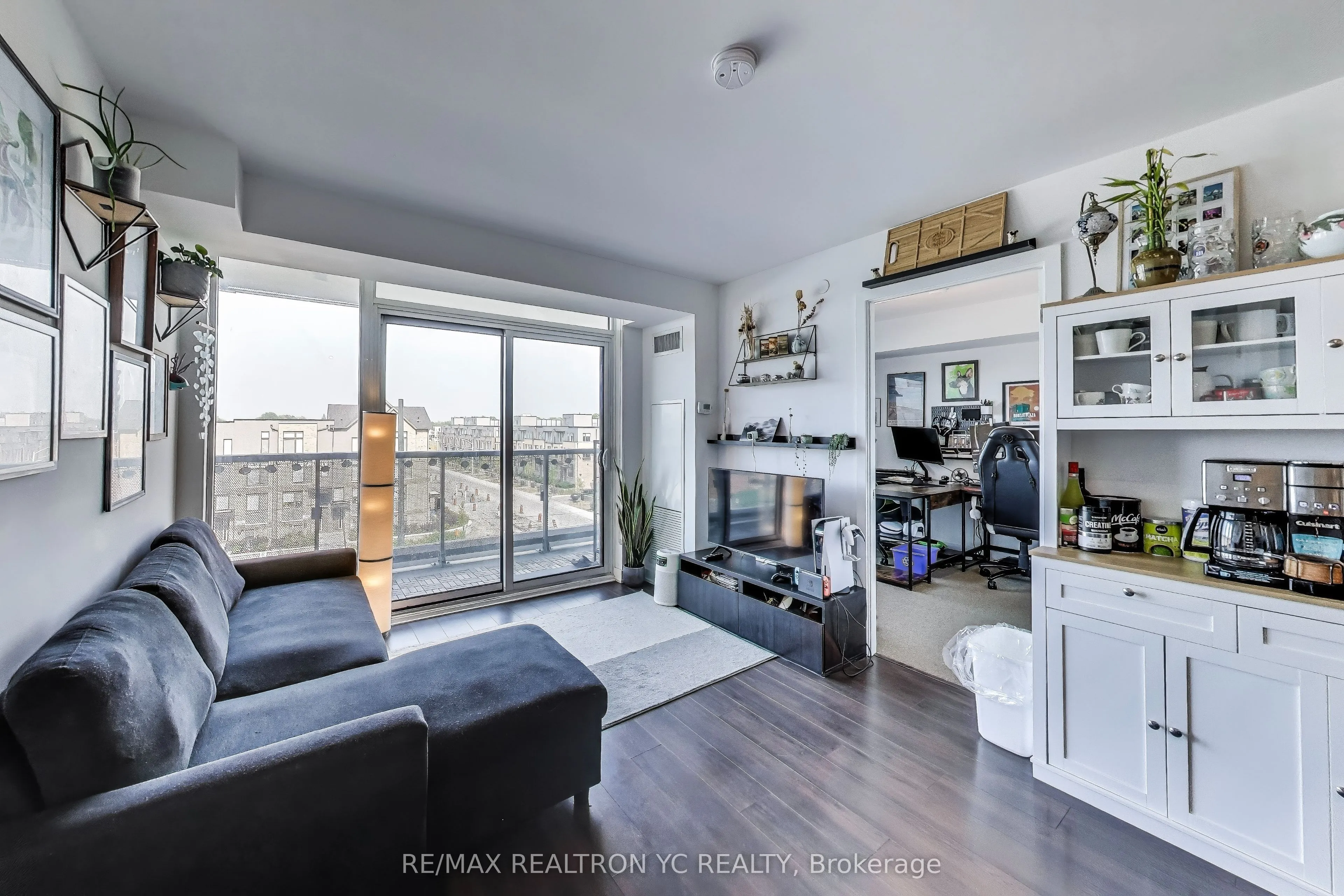 120 Varna Drive, #520