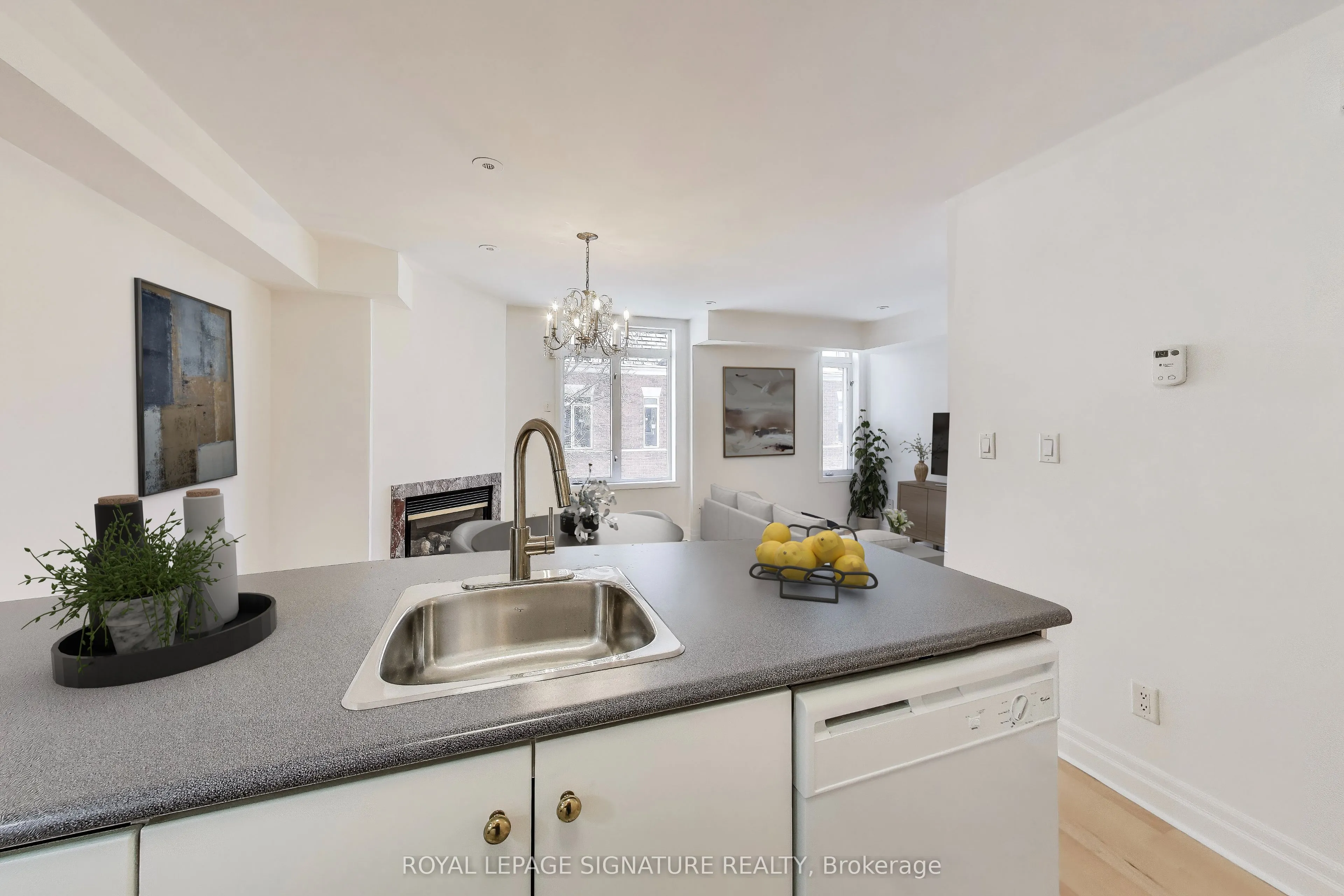 415 Jarvis Street, #334