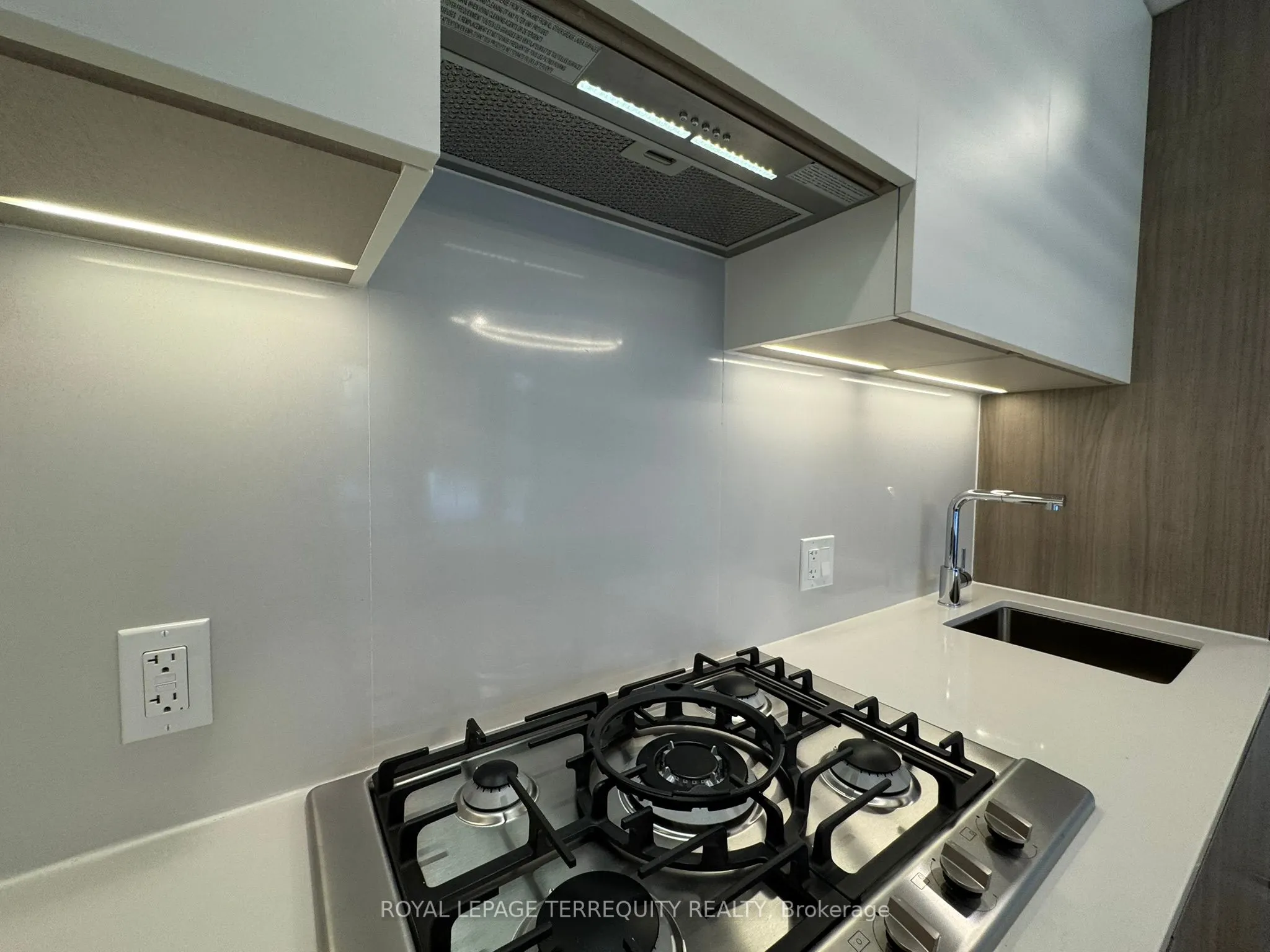200 Keewatin Avenue, #103