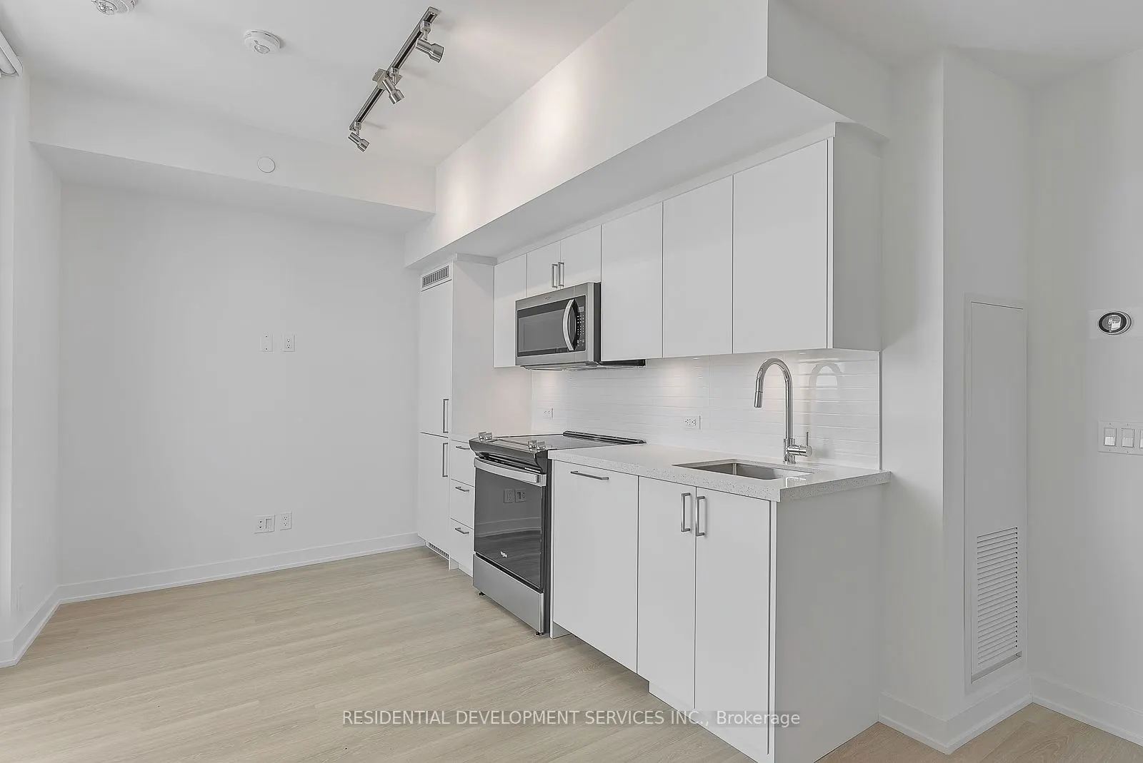 30 Tretti Way, #1113