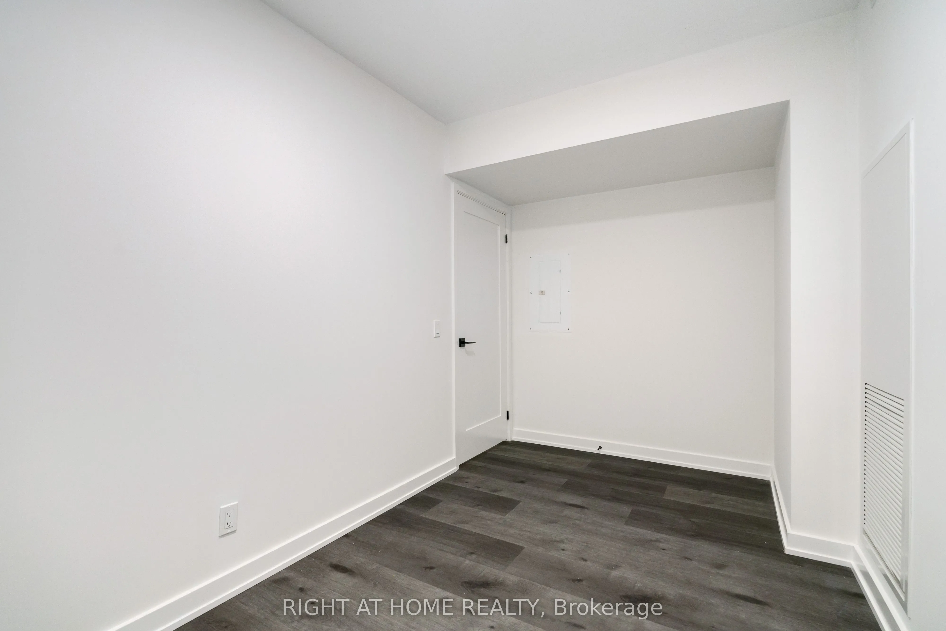 897 College Street W, #317