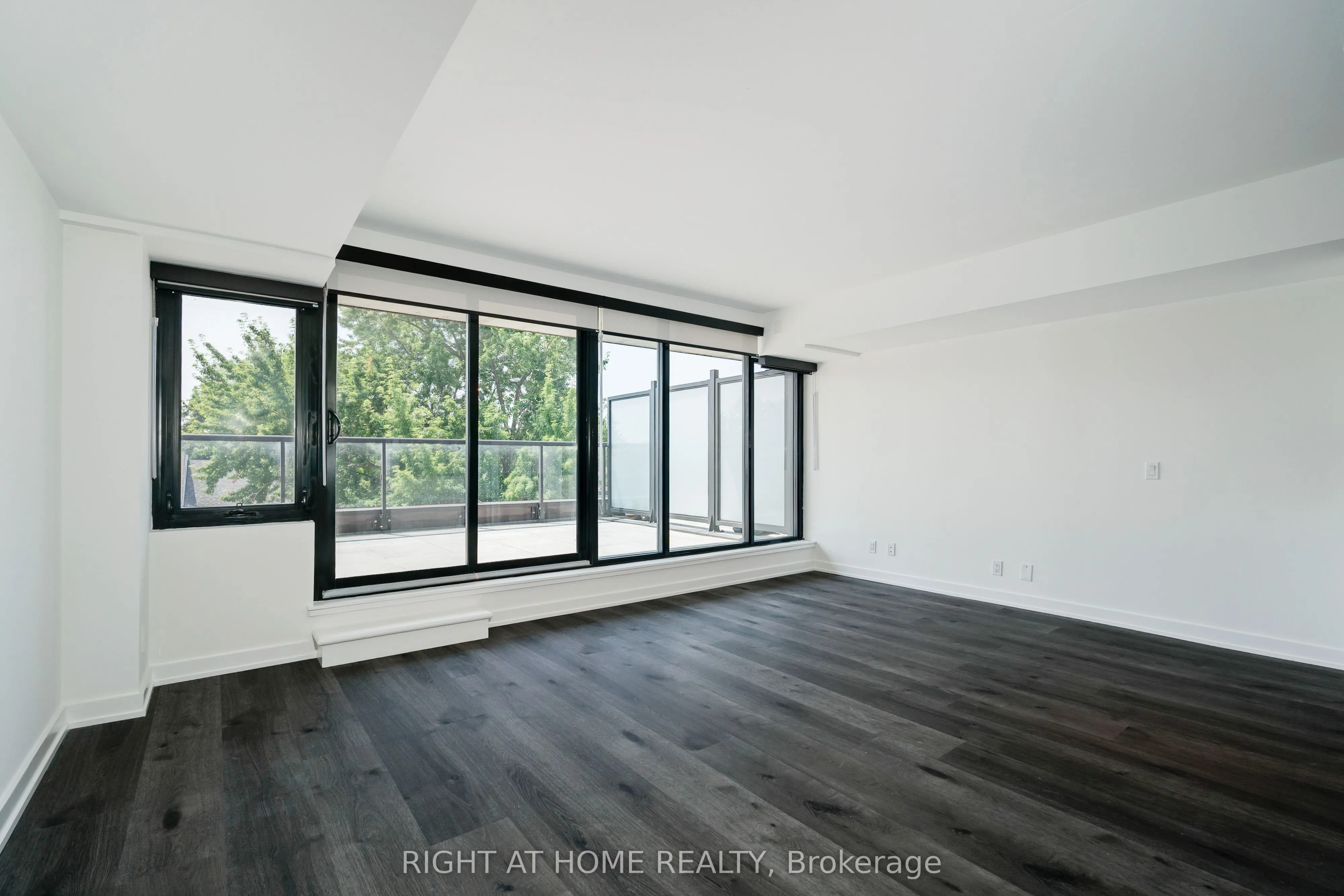 897 College Street W, #317