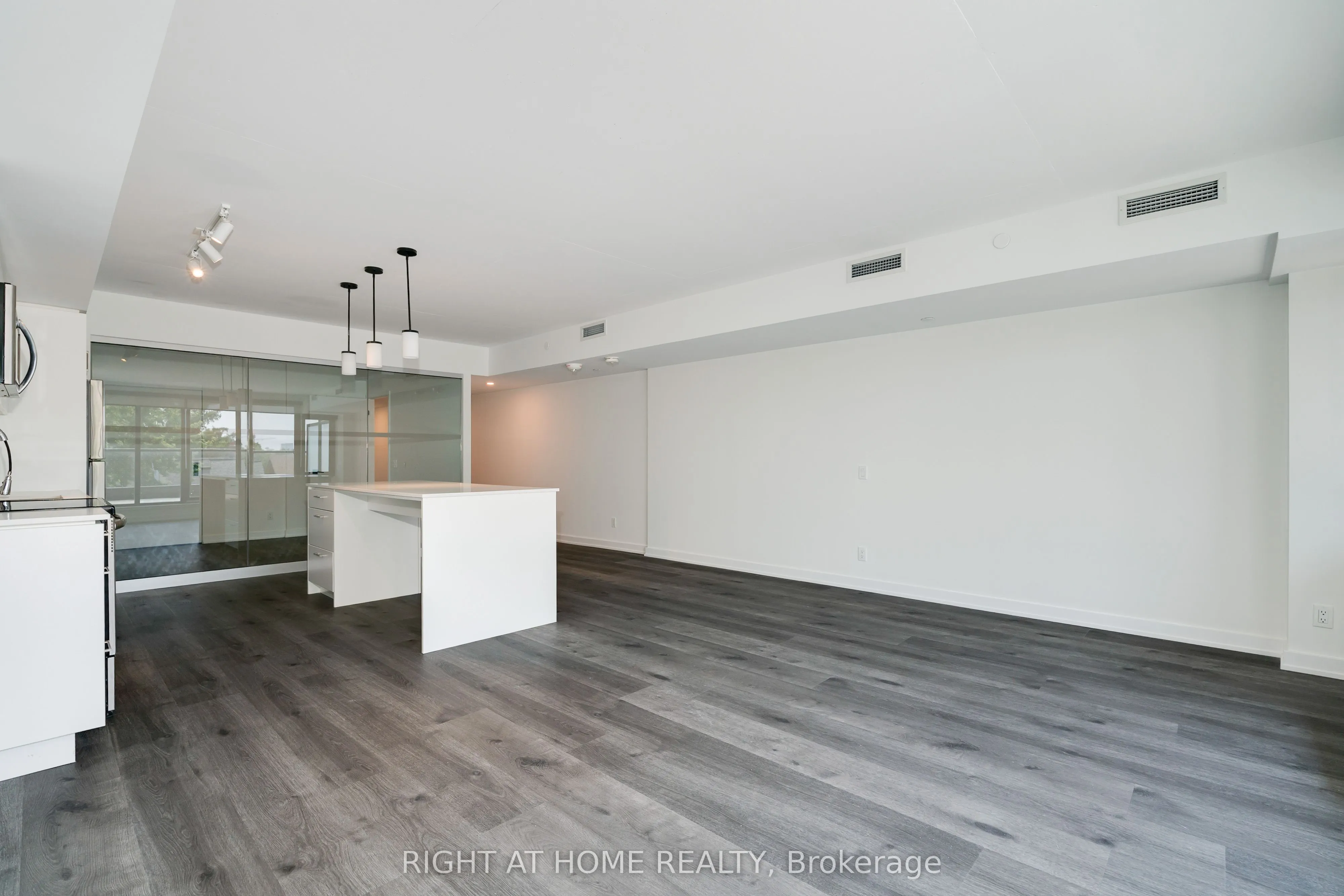 897 College Street W, #317