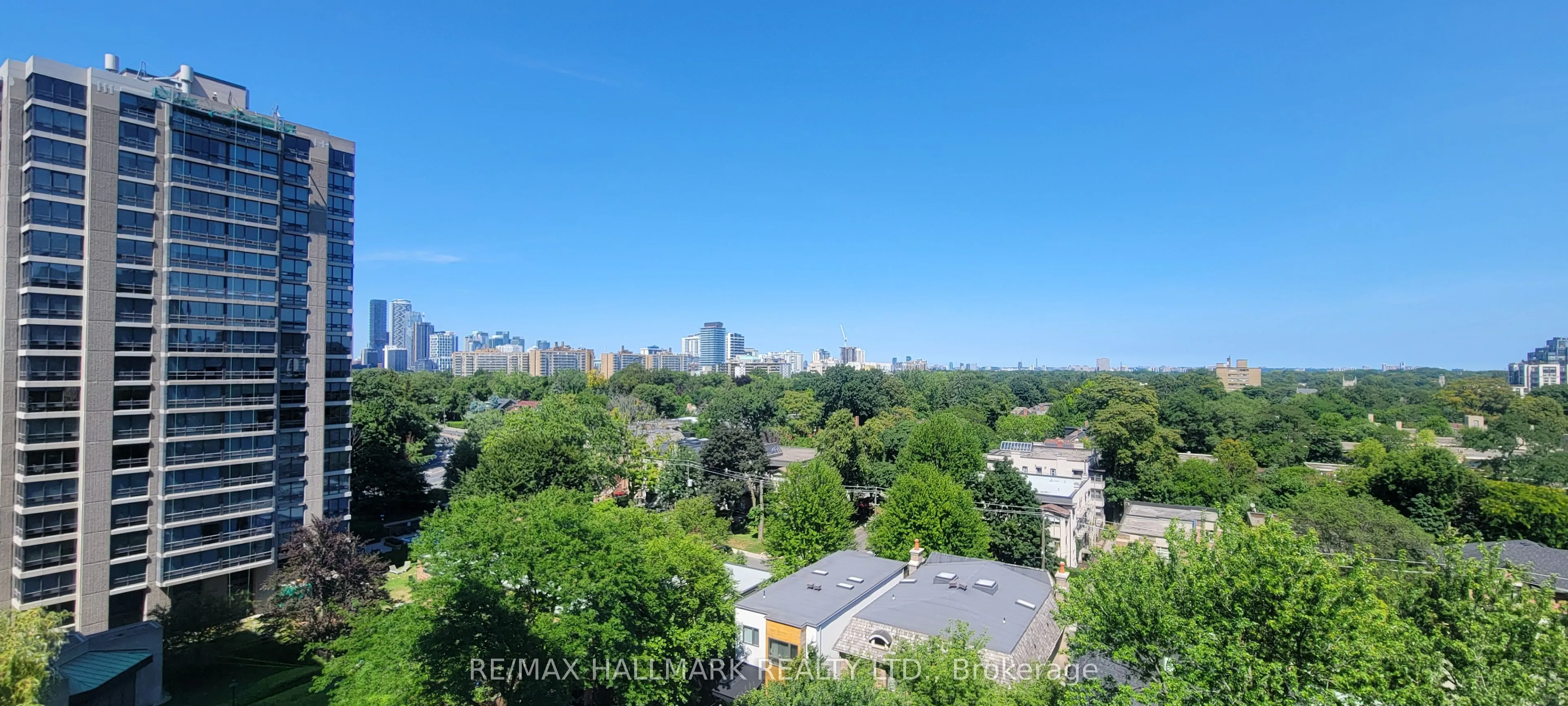 609 Avenue Road, #904