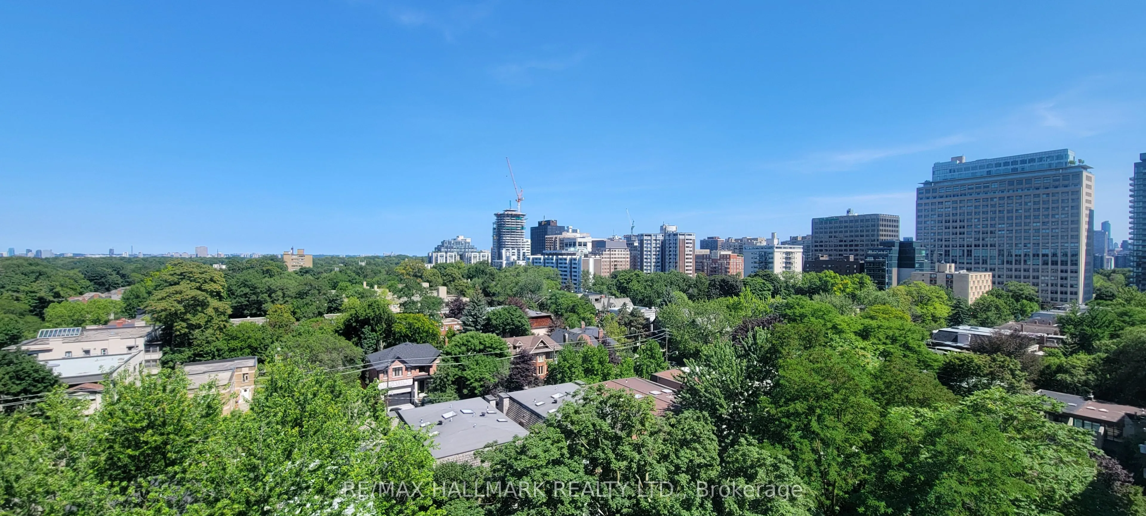 609 Avenue Road, #904