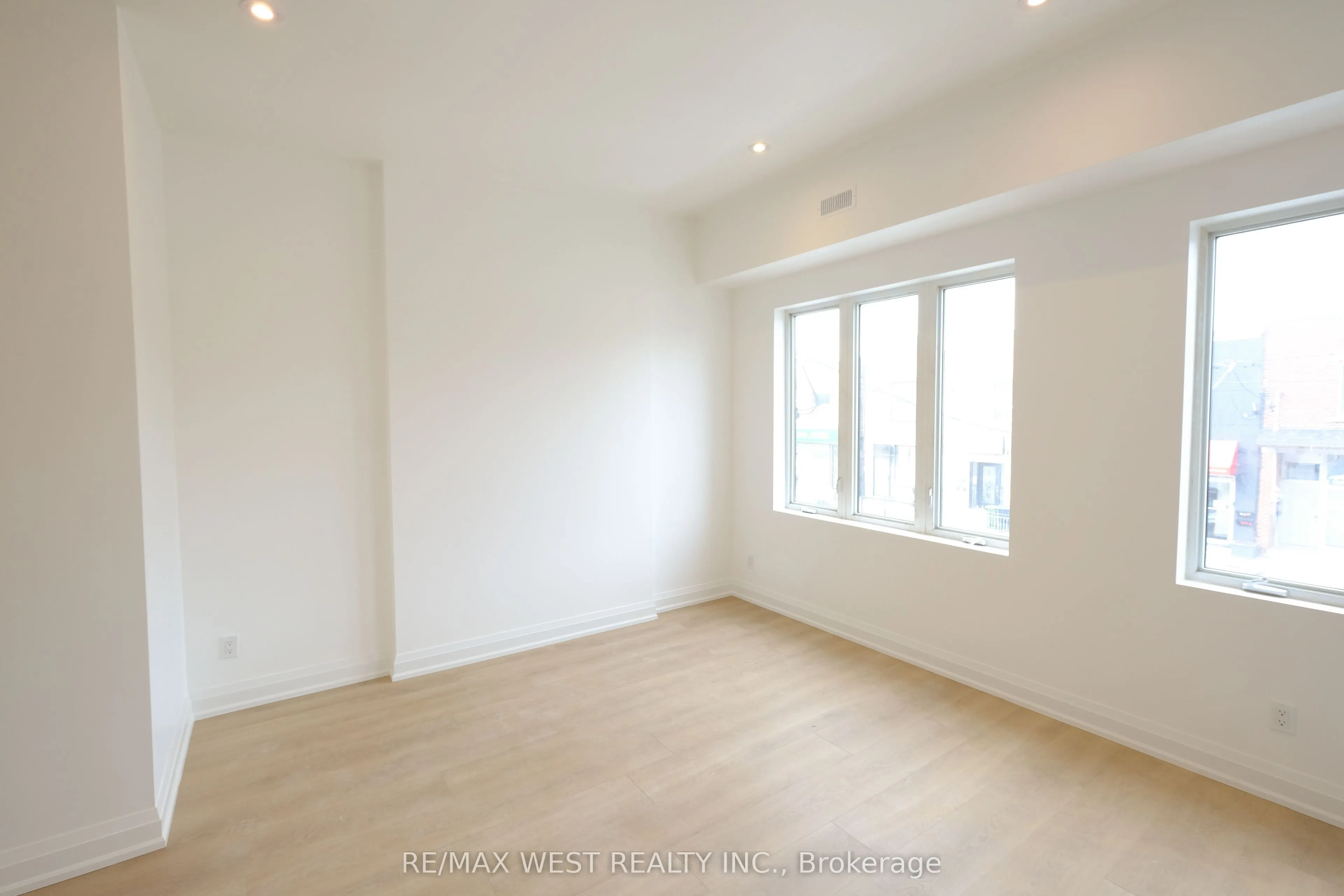 325 Oakwood Avenue, #2nd Floor