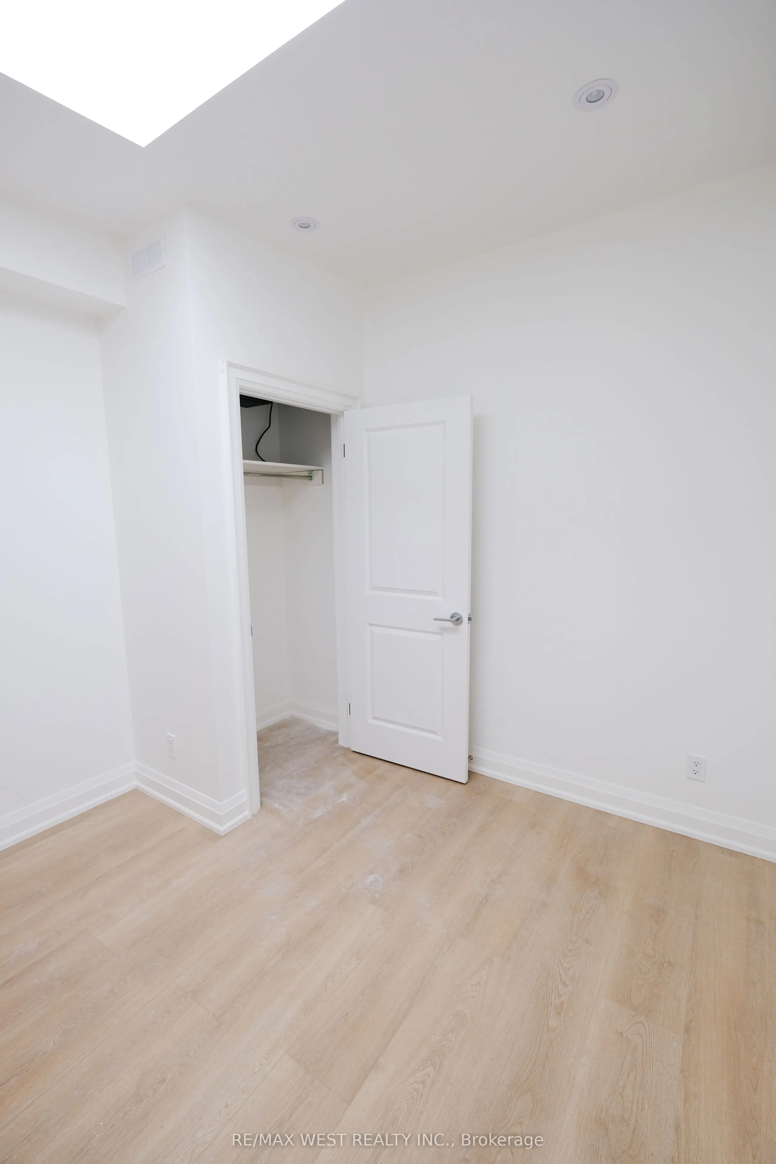 325 Oakwood Avenue, #2nd Floor