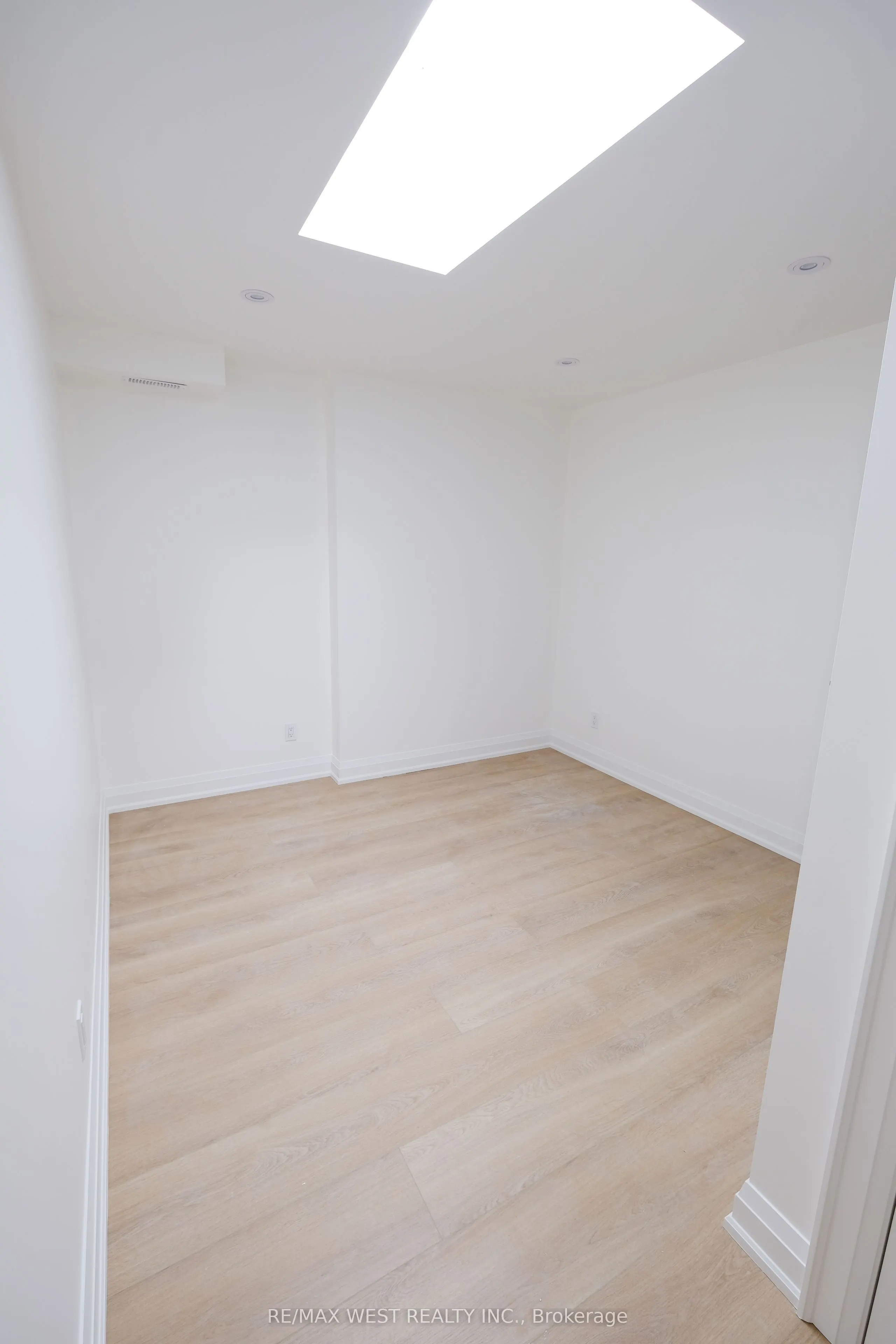 325 Oakwood Avenue, #2nd Floor