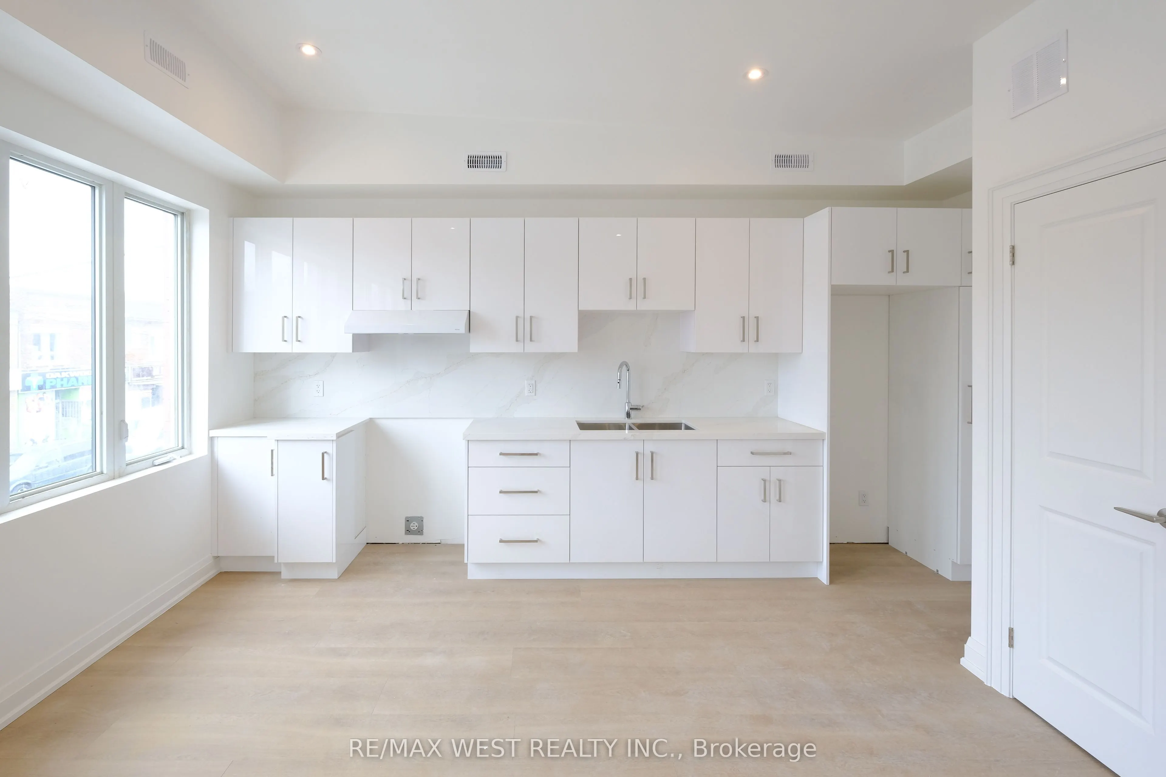 325 Oakwood Avenue, #2nd Floor