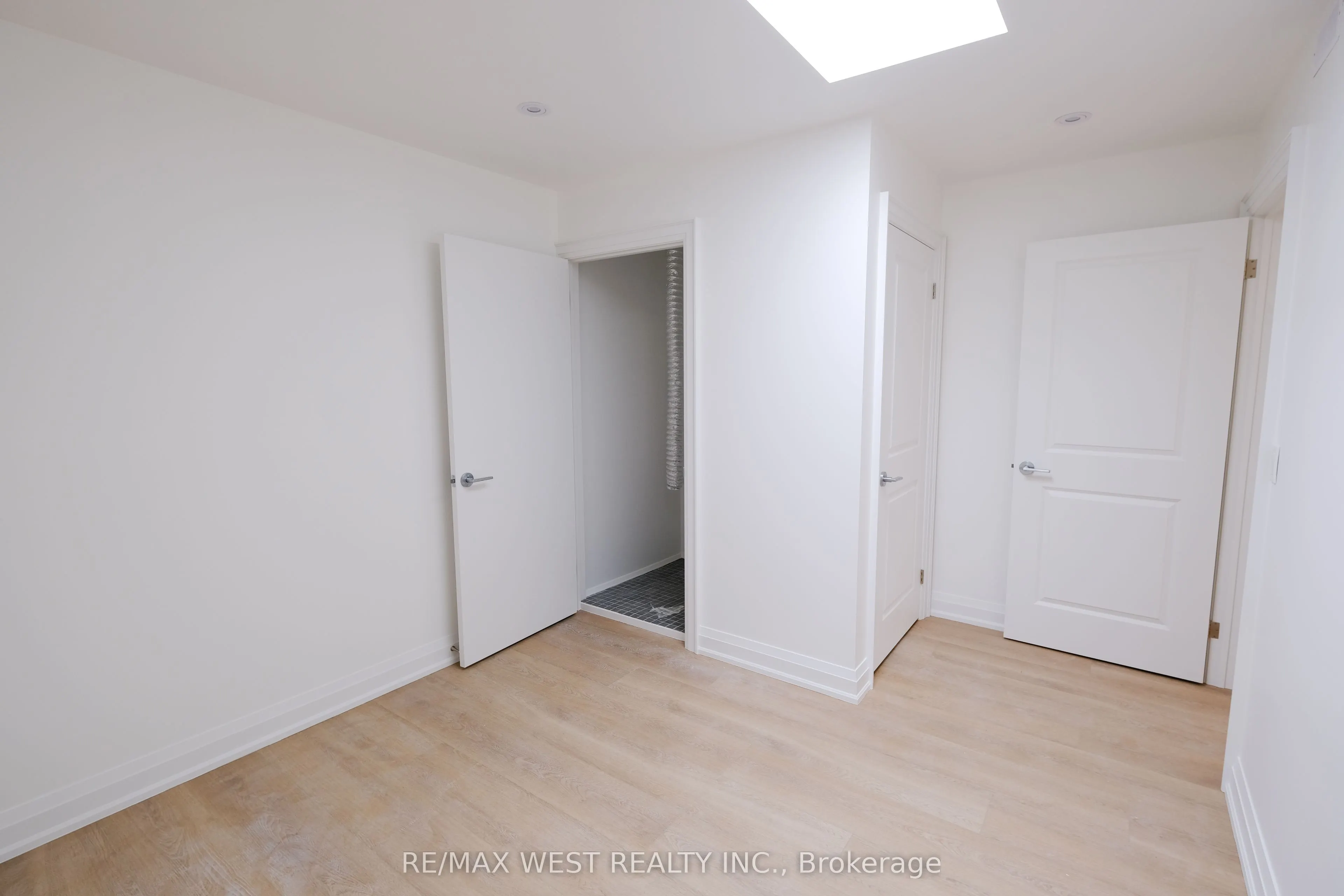 325 Oakwood Avenue, #2nd Floor