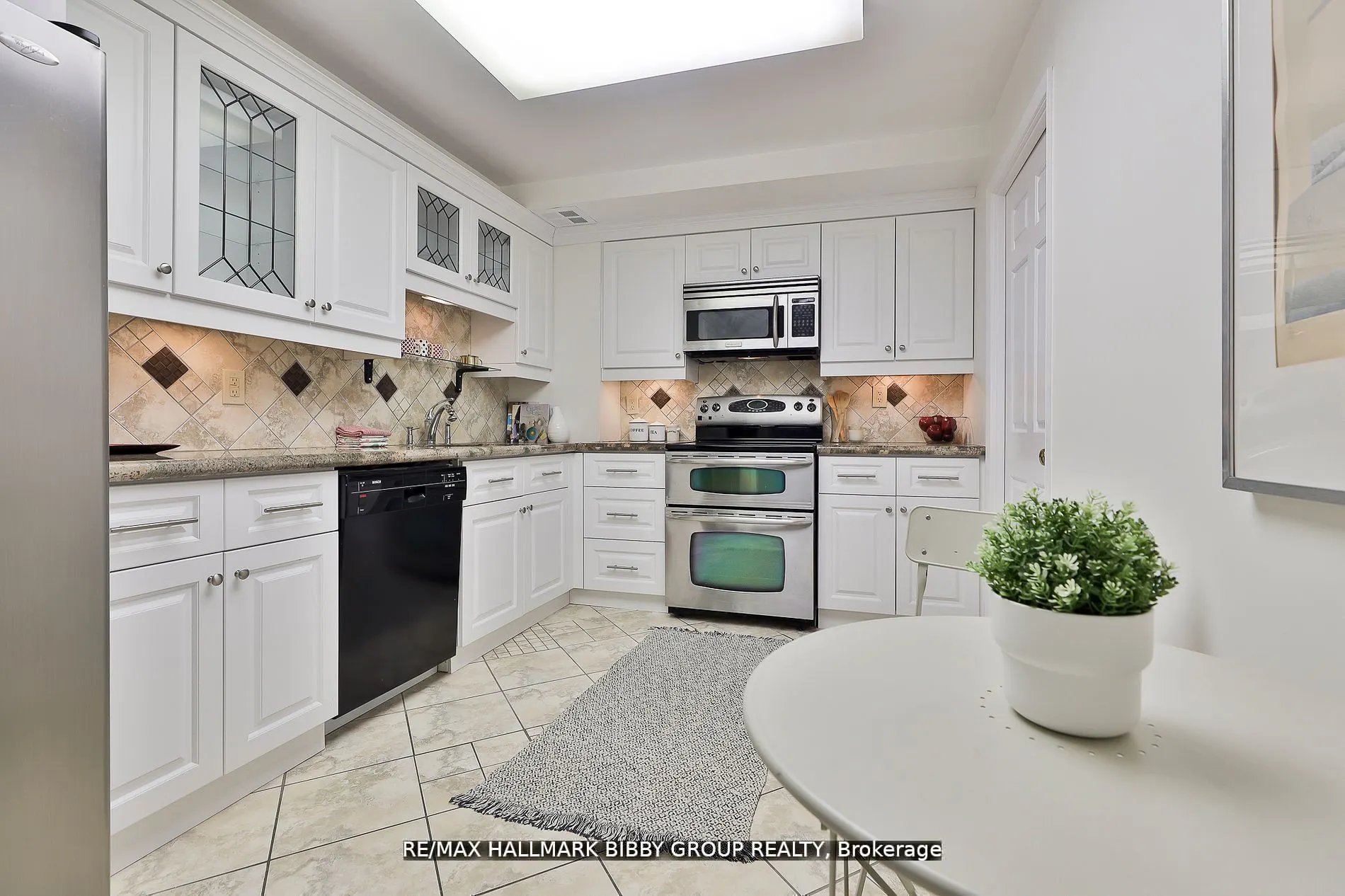 160 Frederick Street, #803
