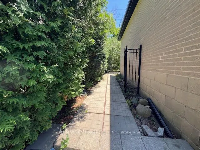 37 Kenton Drive, #Lower Level