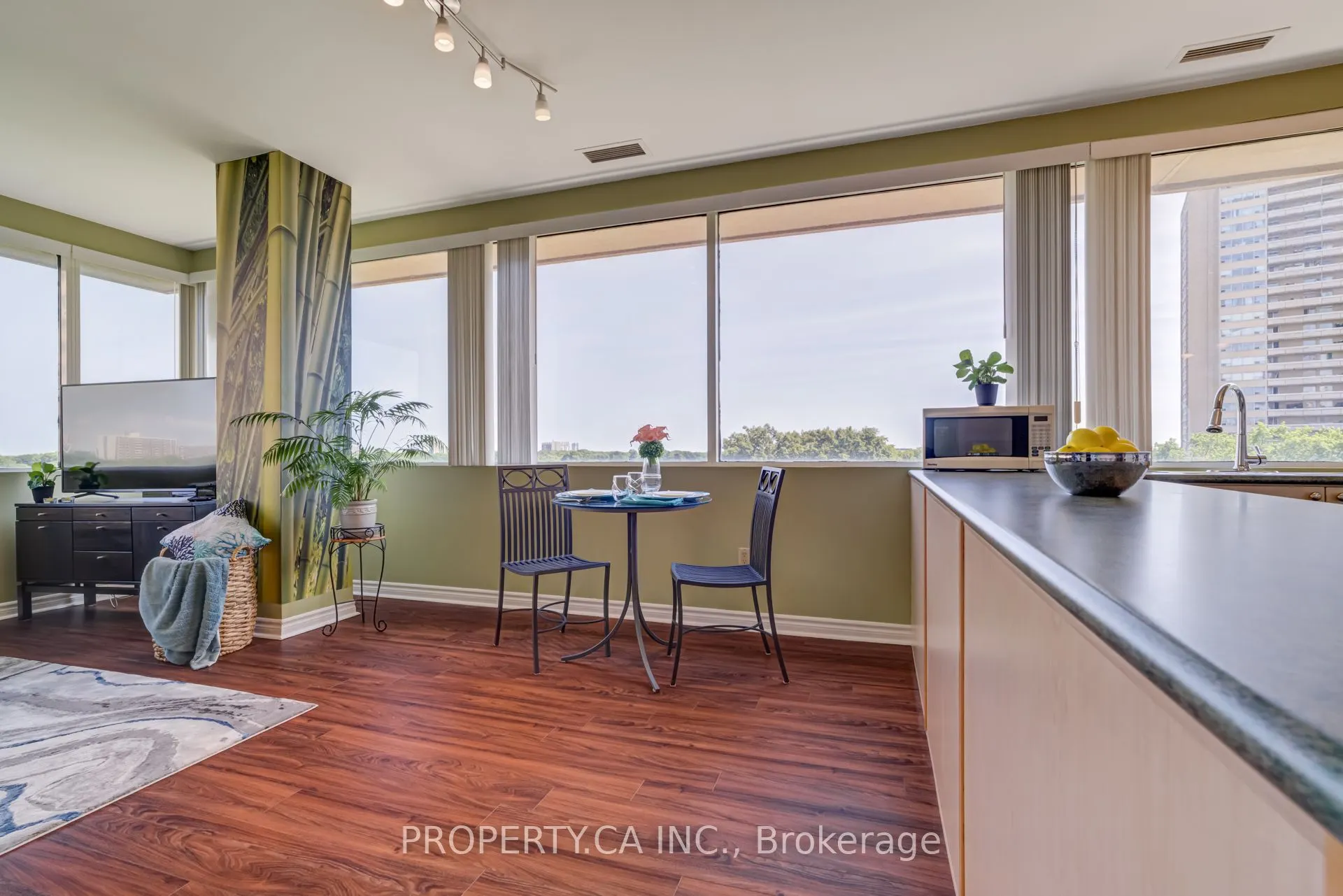 10 Gateway Boulevard, #512