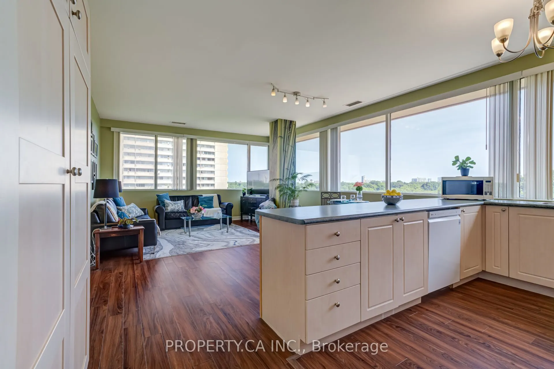 10 Gateway Boulevard, #512