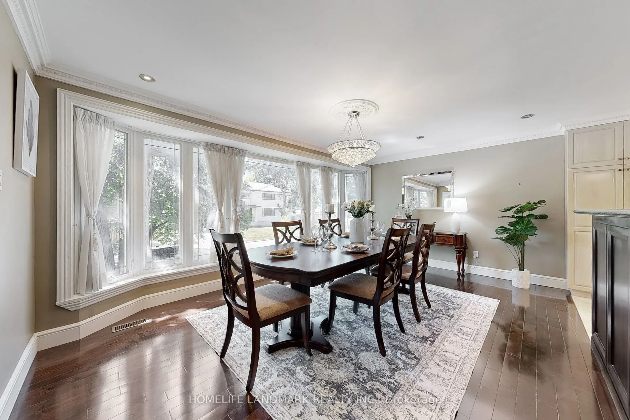 61 Whittaker Crescent