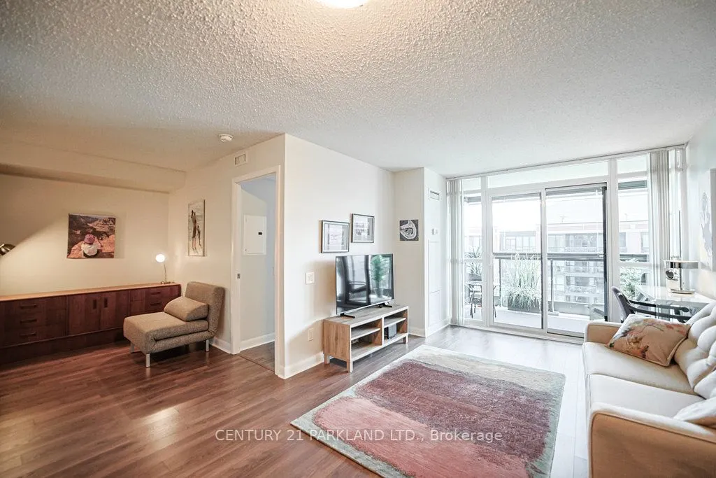 525 Wilson Avenue, #930