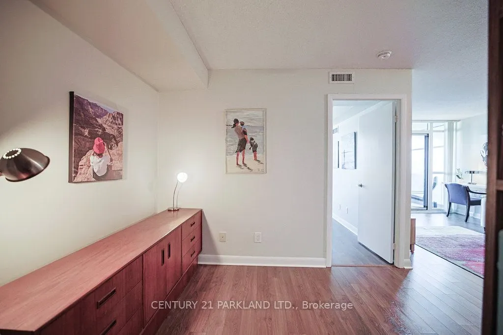 525 Wilson Avenue, #930