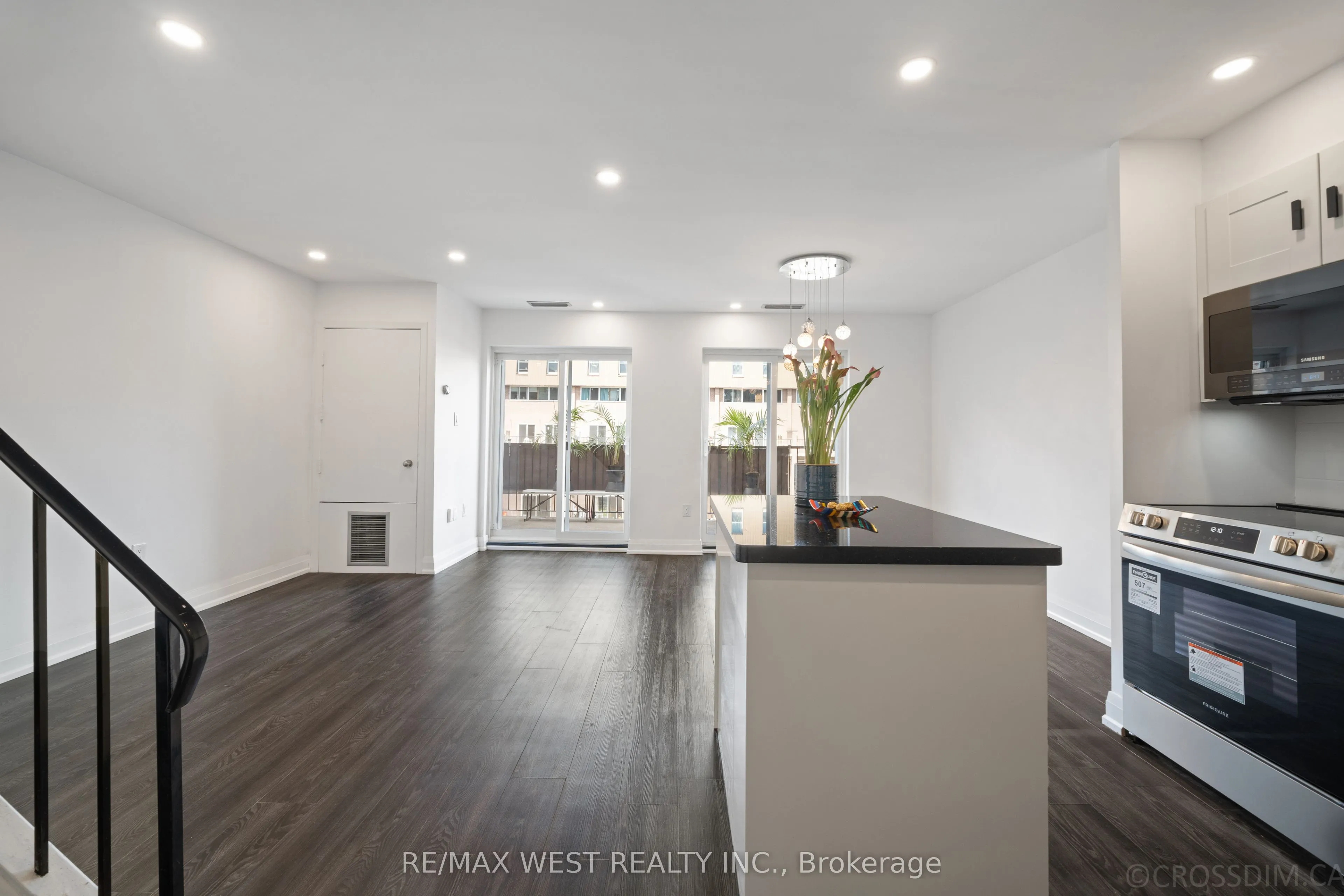 165 Cherokee Boulevard N, #236