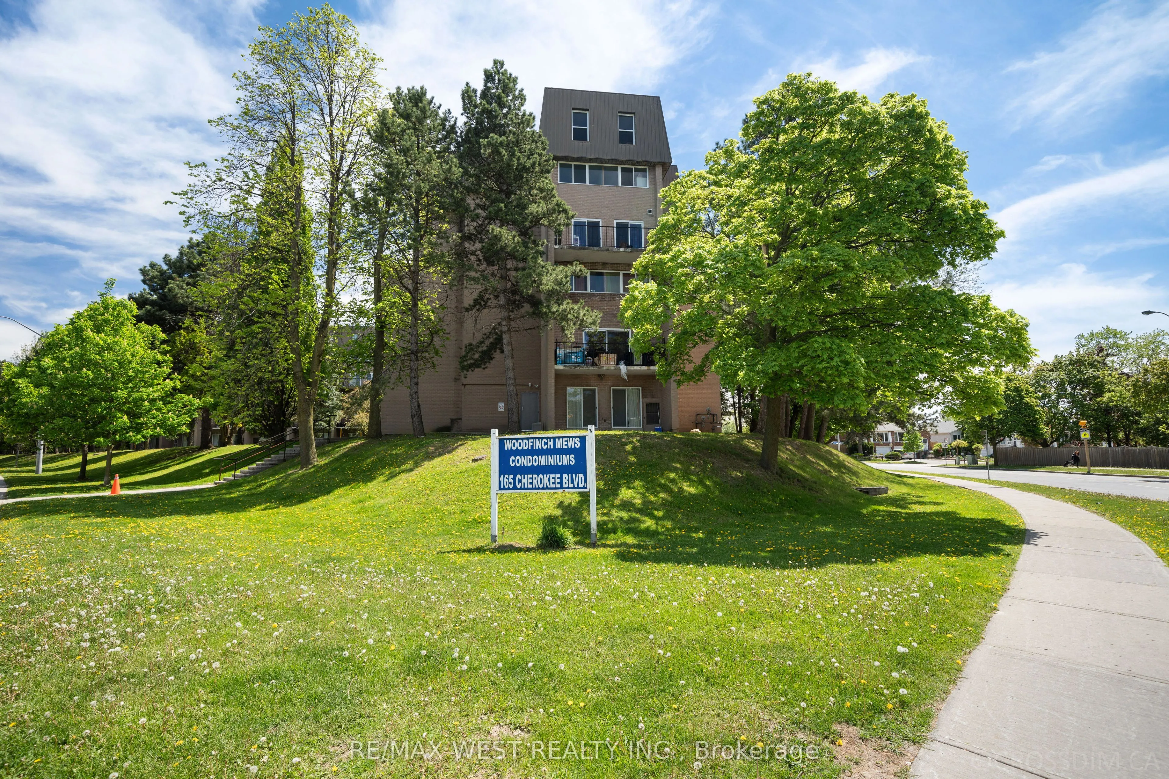 165 Cherokee Boulevard N, #236