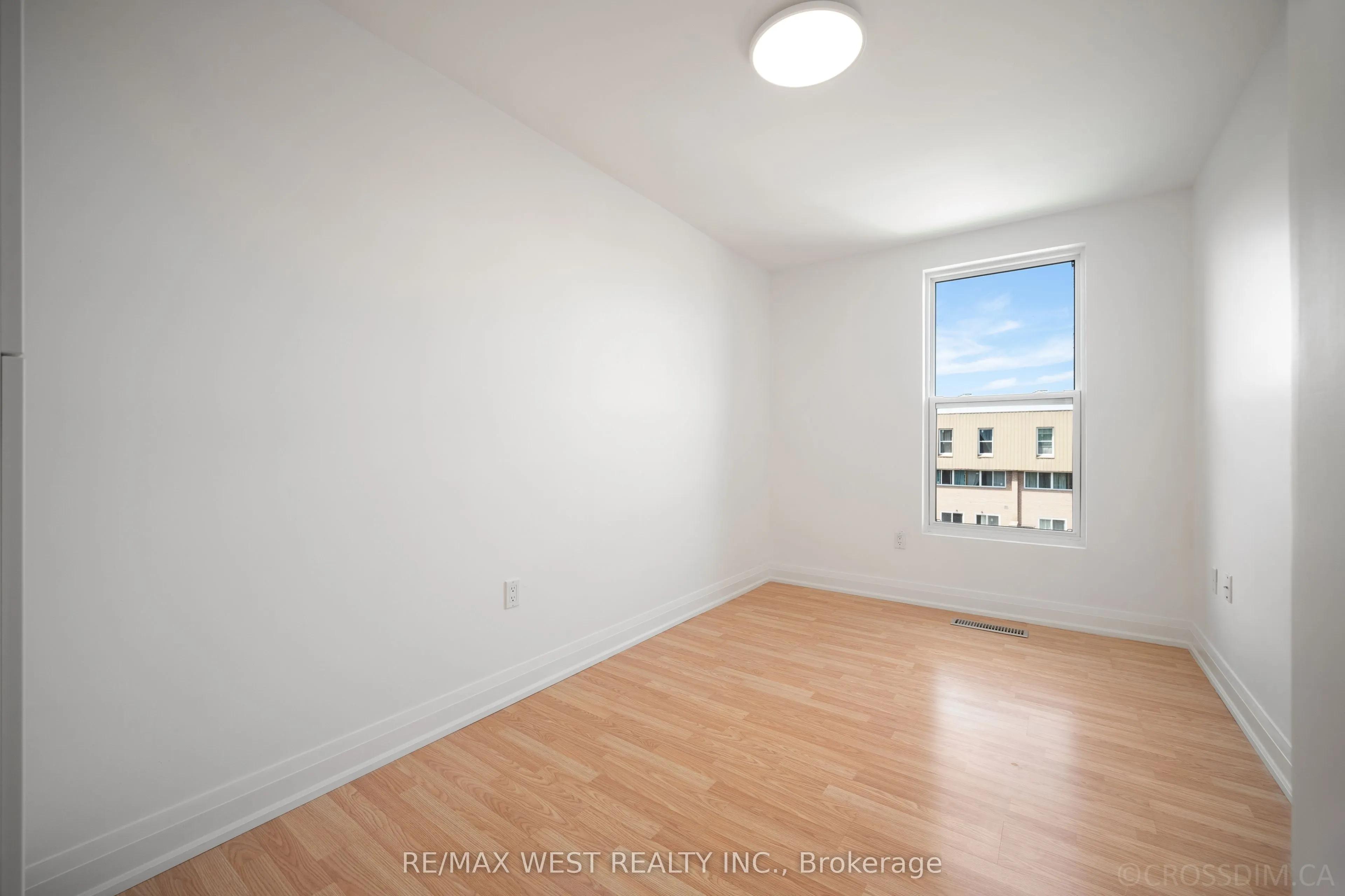 165 Cherokee Boulevard N, #236
