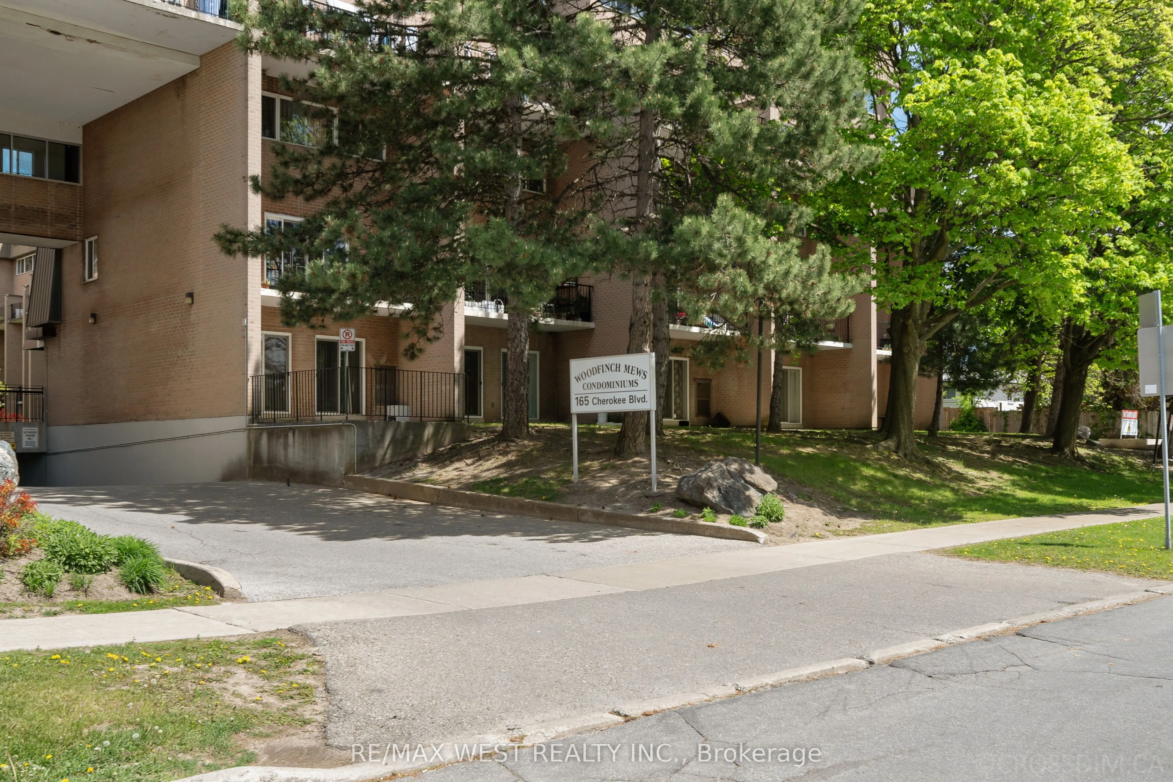 165 Cherokee Boulevard N, #236