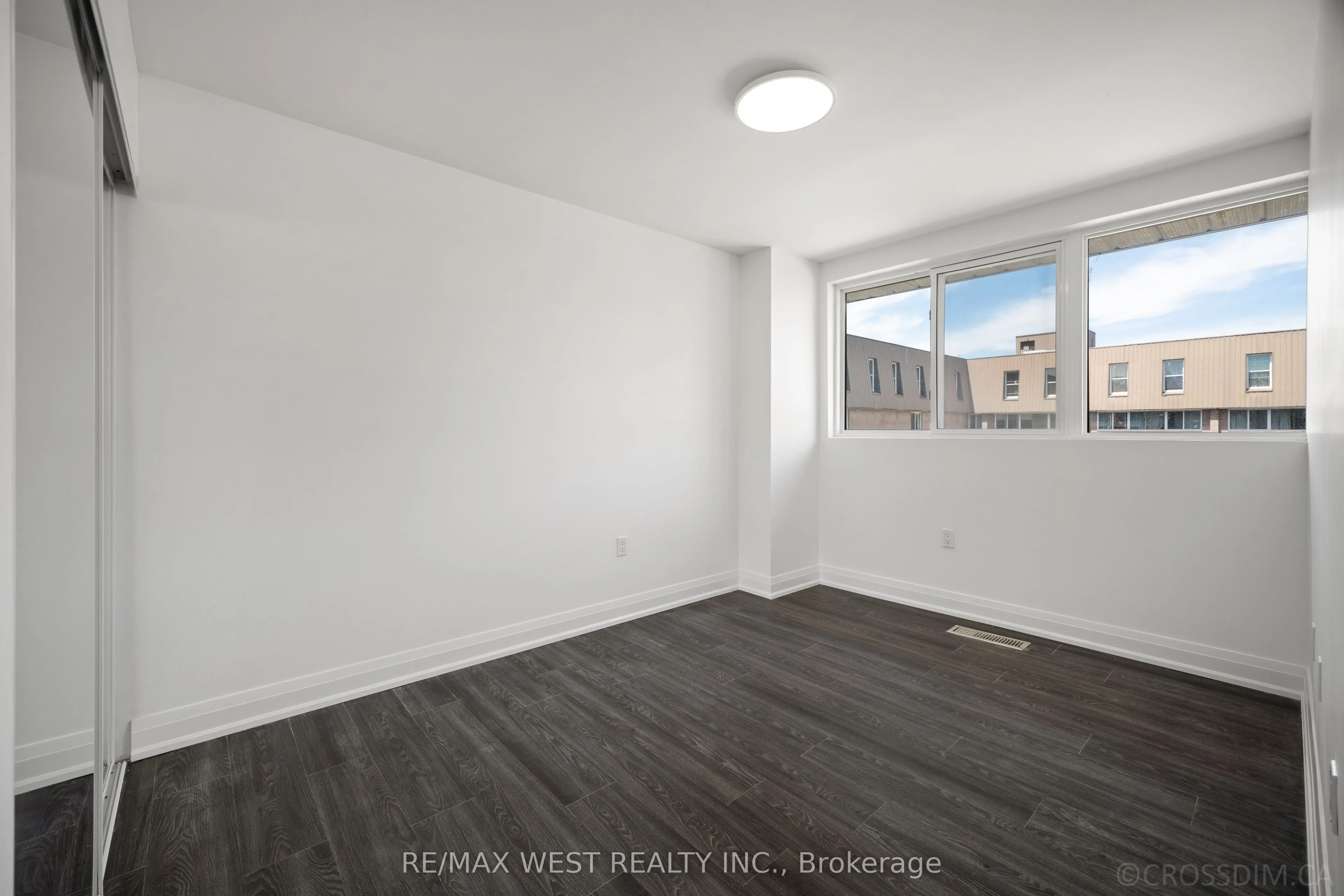 165 Cherokee Boulevard N, #236