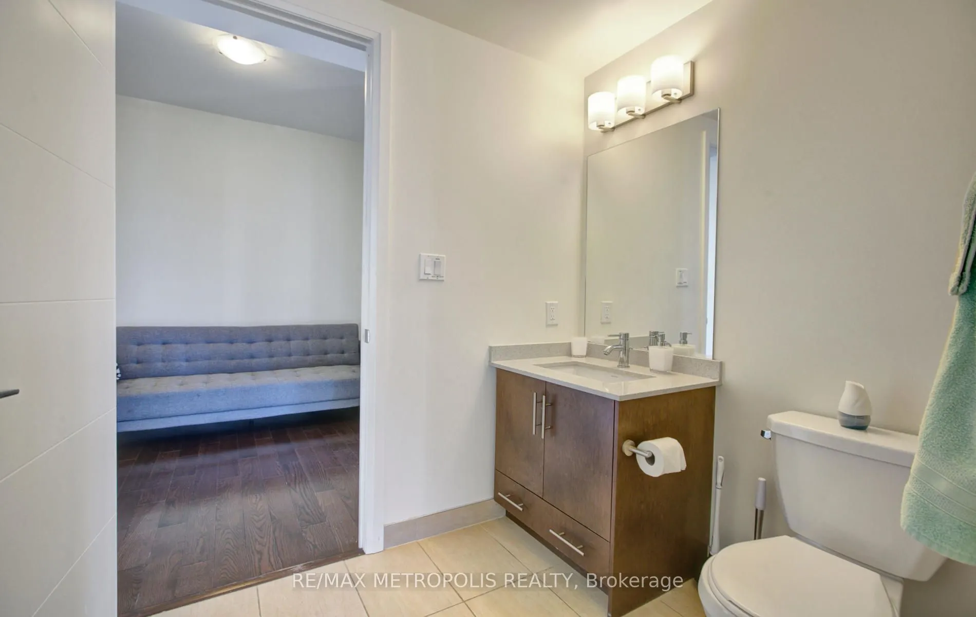 460 Adelaide Street E, #2015