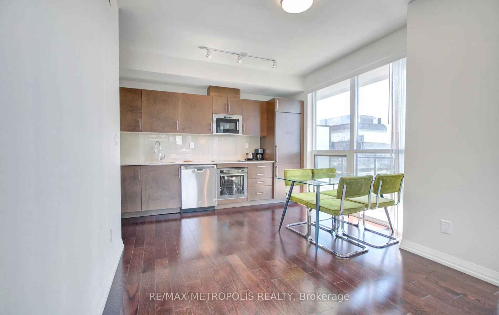 460 Adelaide Street E, #2015