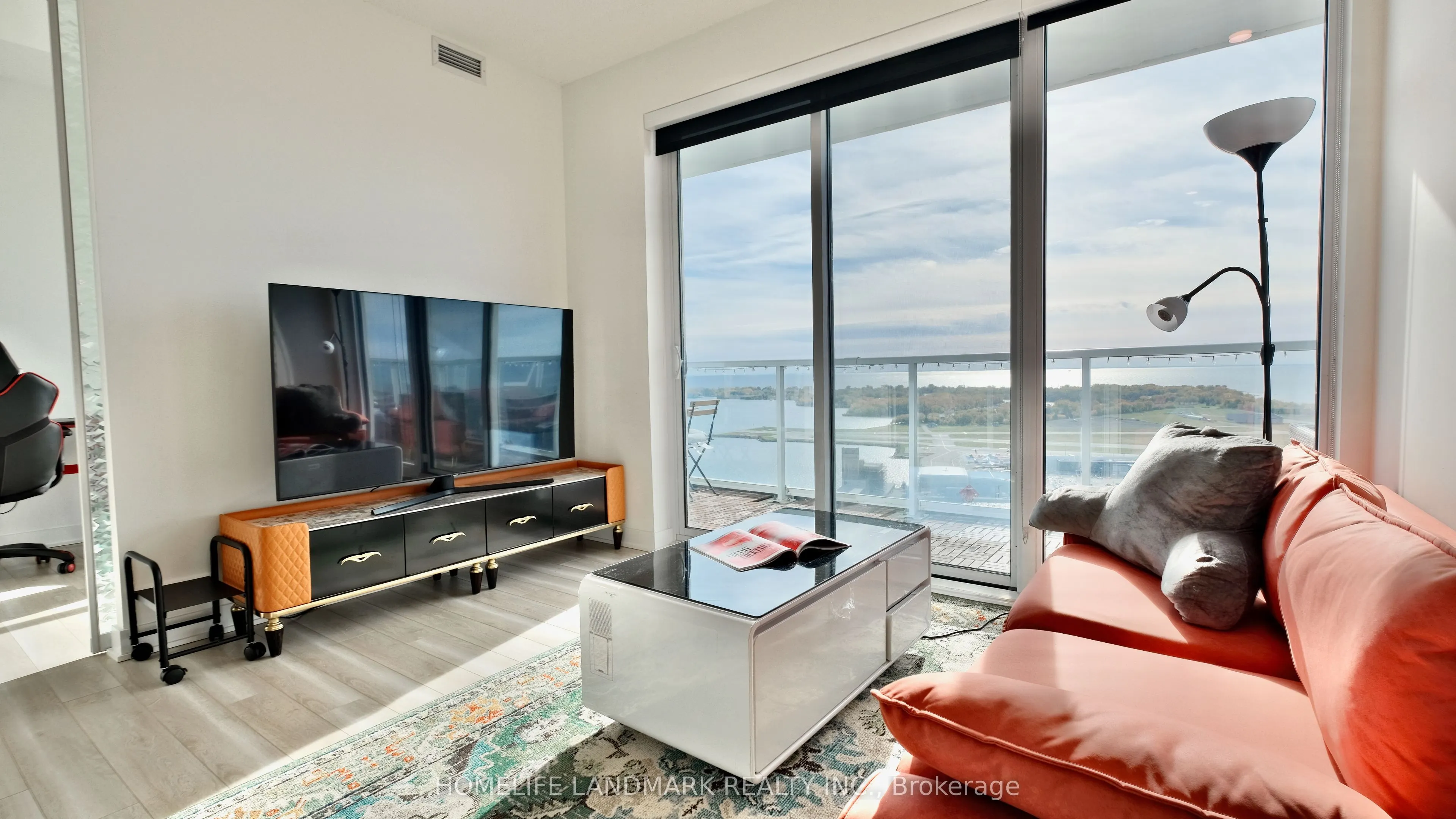 17 Bathurst Street, #4016