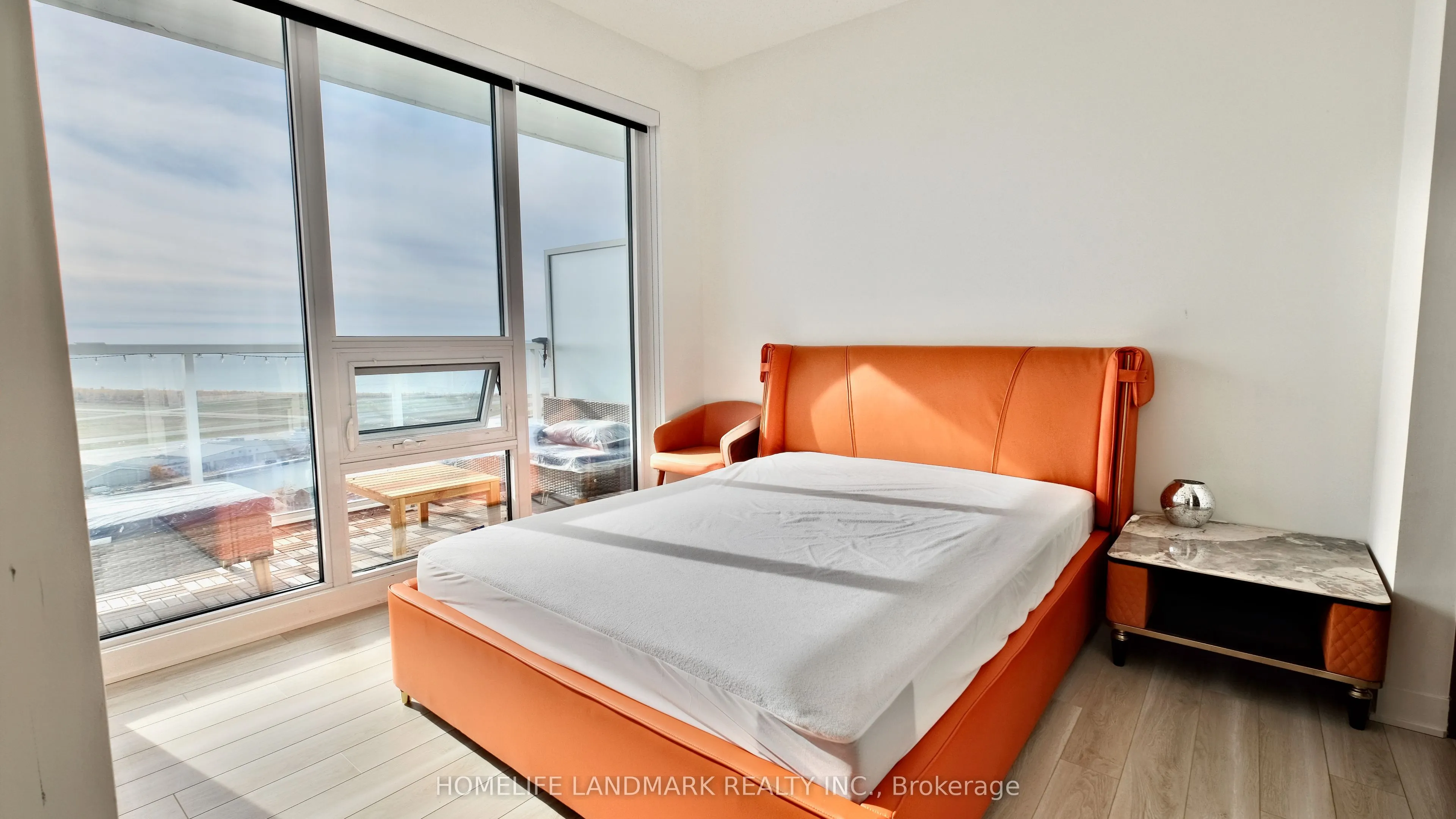 17 Bathurst Street, #4016
