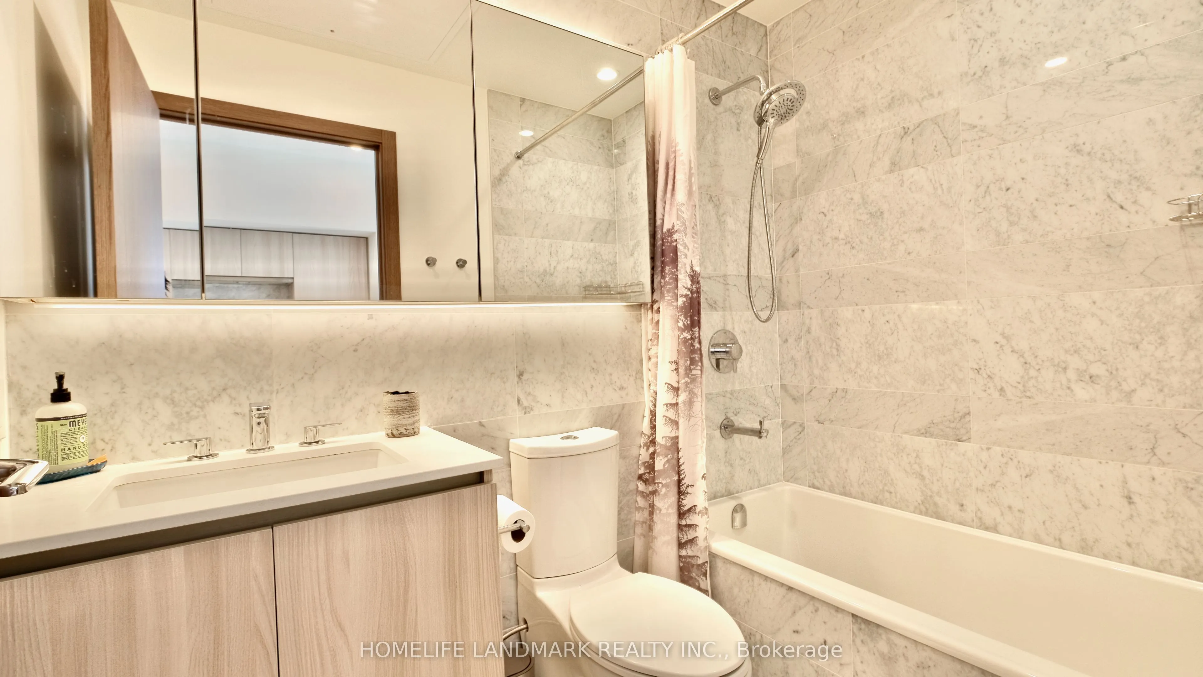 17 Bathurst Street, #4016