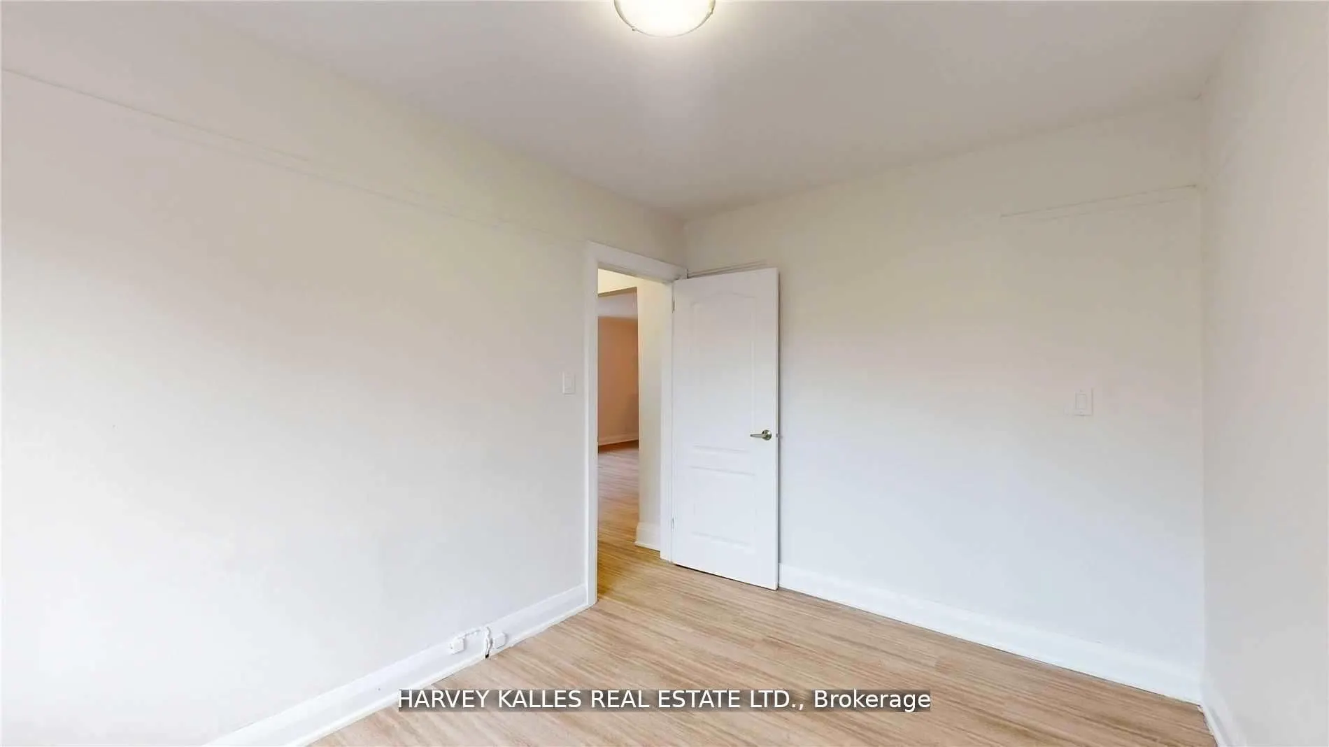 320 Lonsdale Road, #8