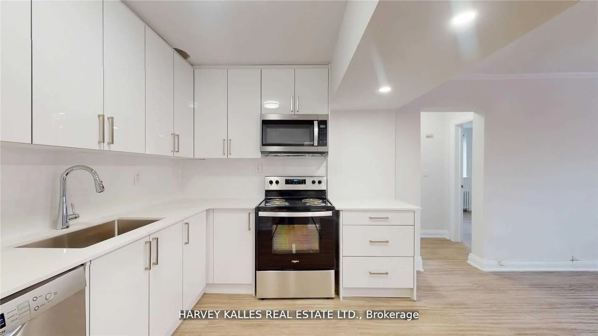320 Lonsdale Road, #8