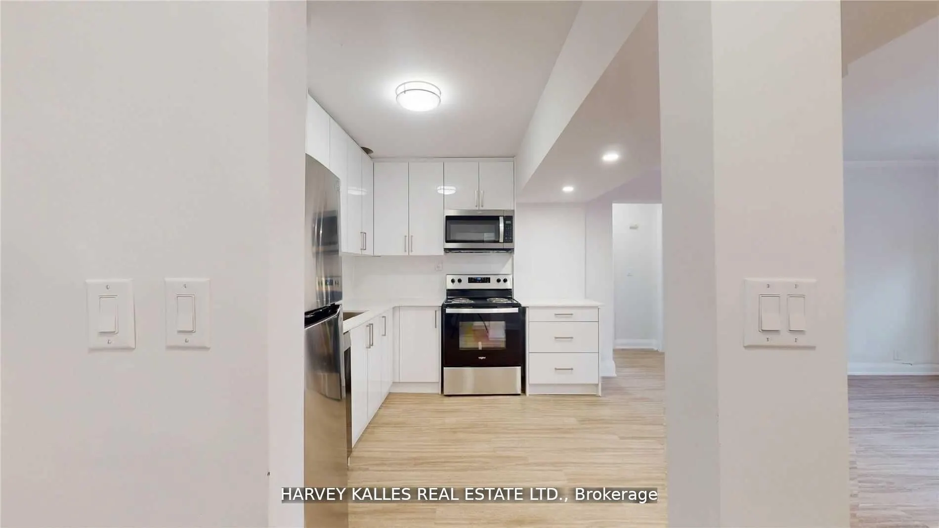 320 Lonsdale Road, #8
