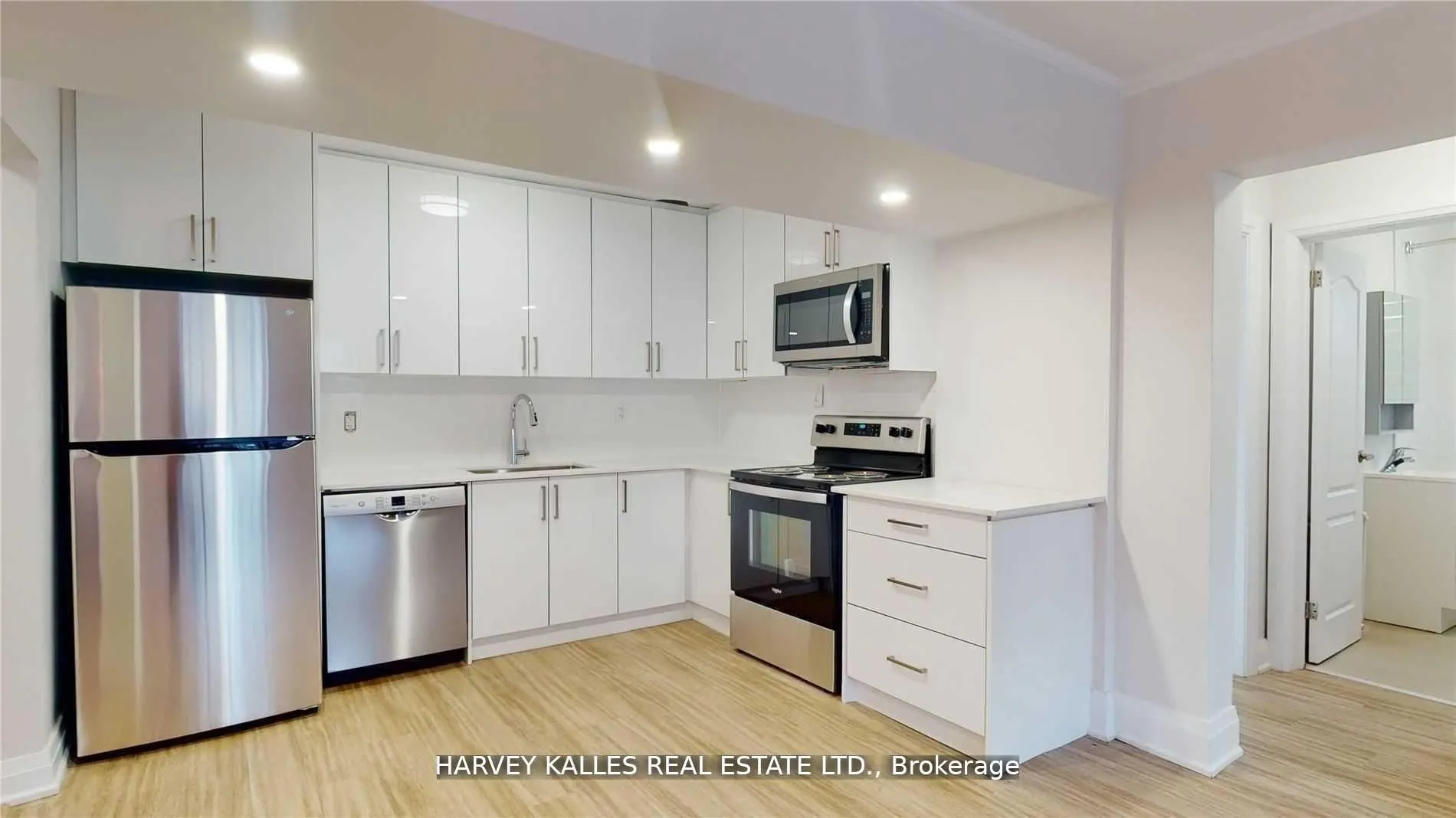 320 Lonsdale Road, #8
