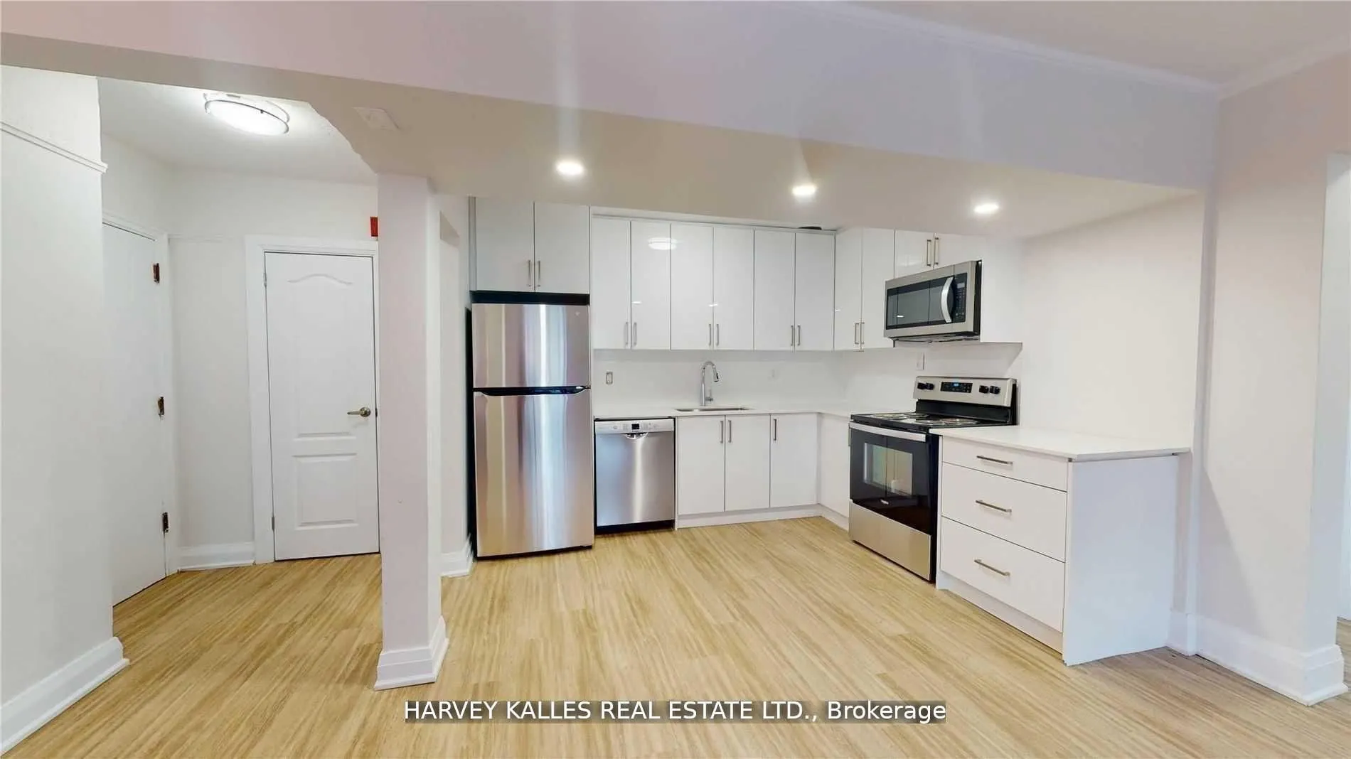 320 Lonsdale Road, #8