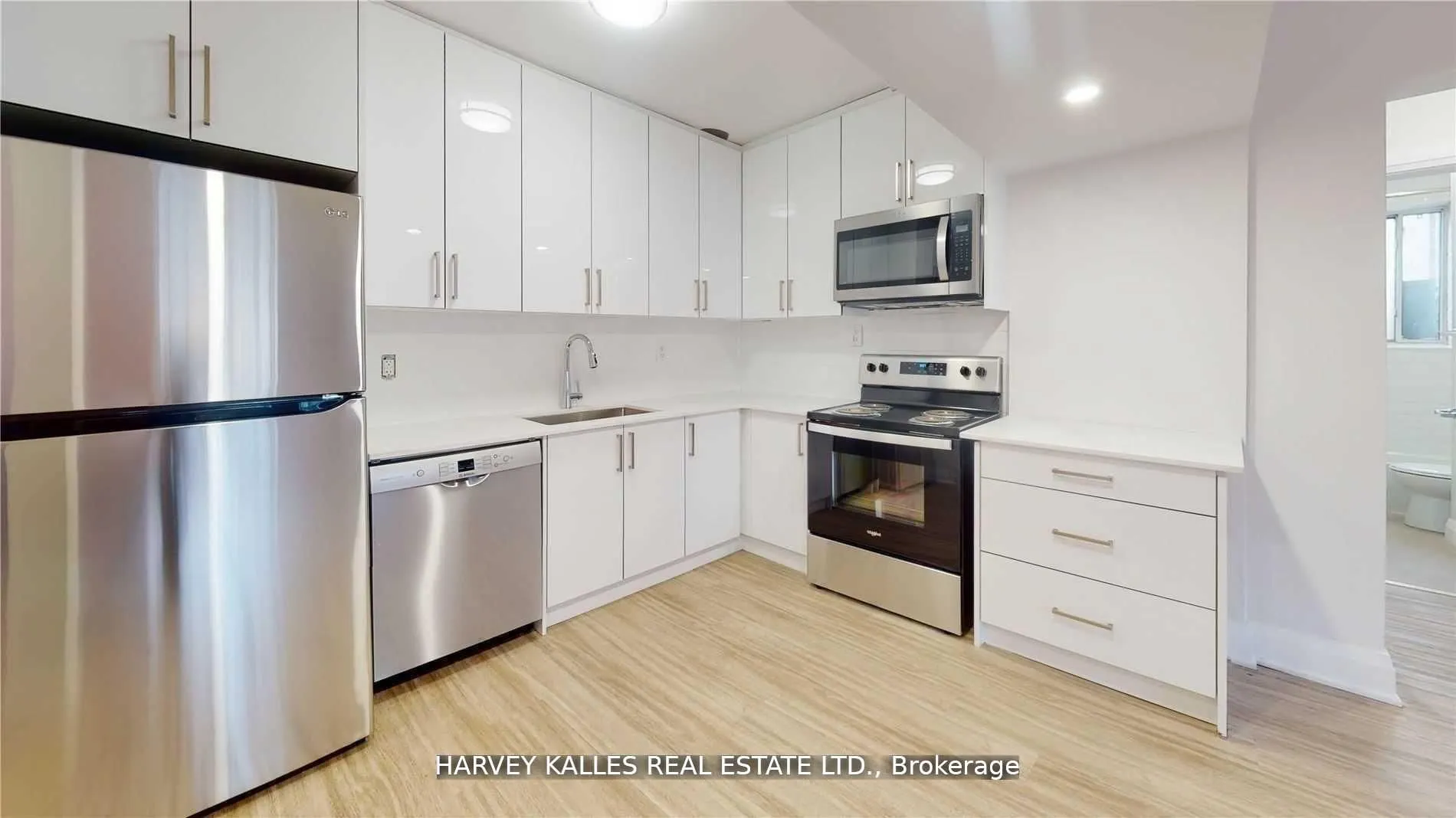 320 Lonsdale Road, #8