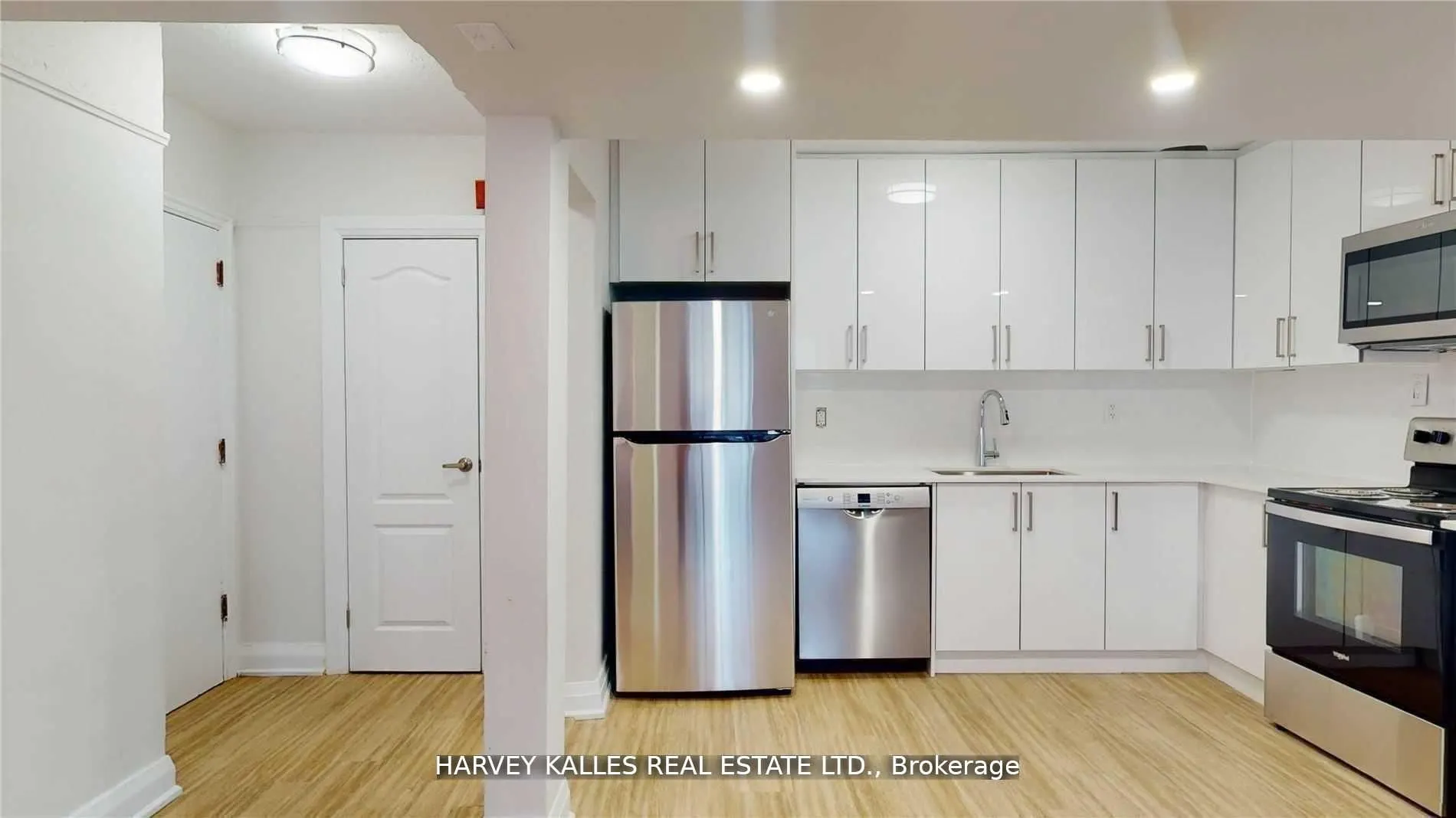 320 Lonsdale Road, #8