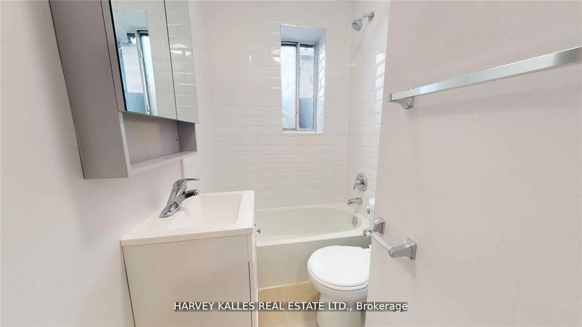 320 Lonsdale Road, #8