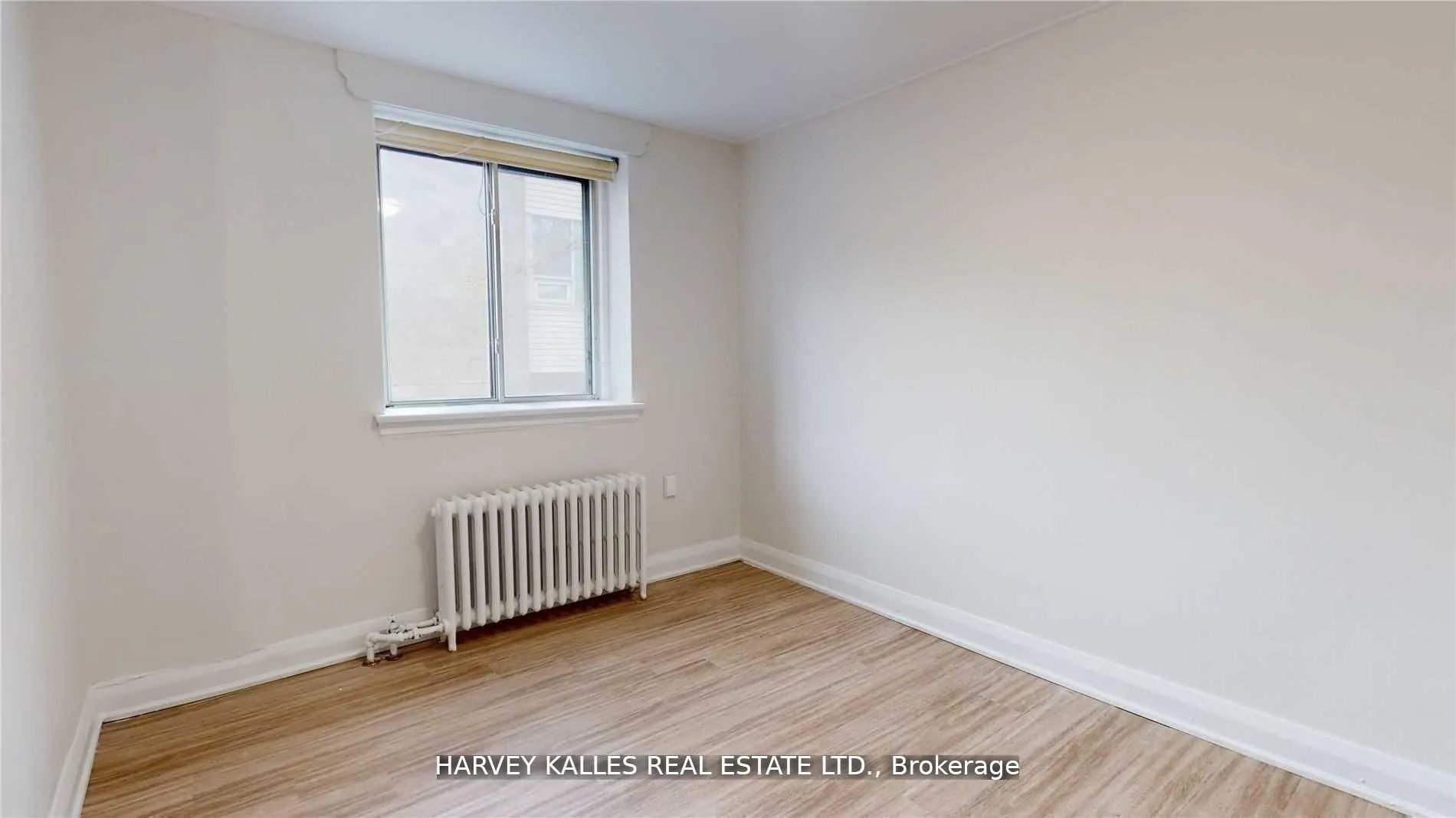 320 Lonsdale Road, #8