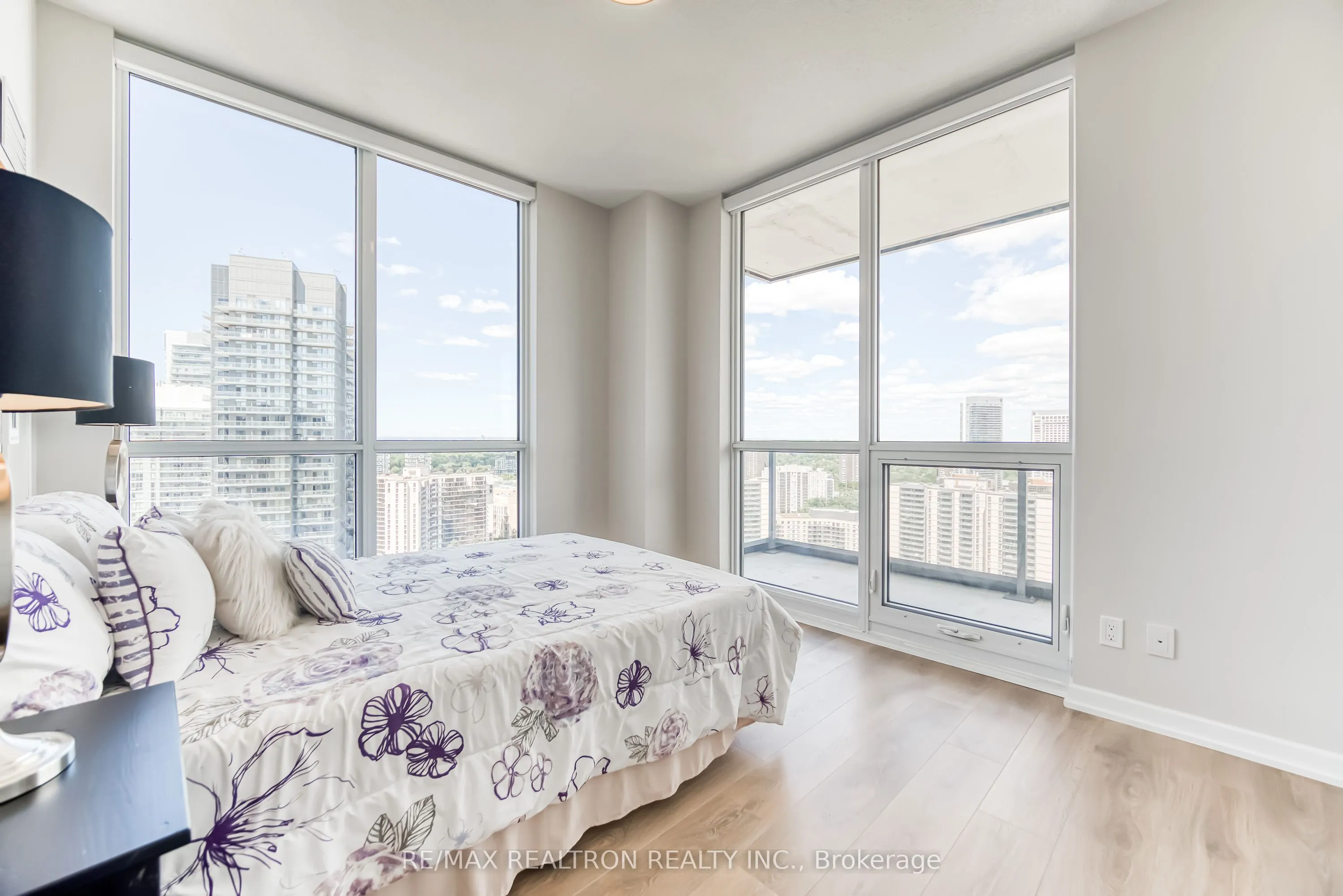 32 Forest Manor Road, #2305