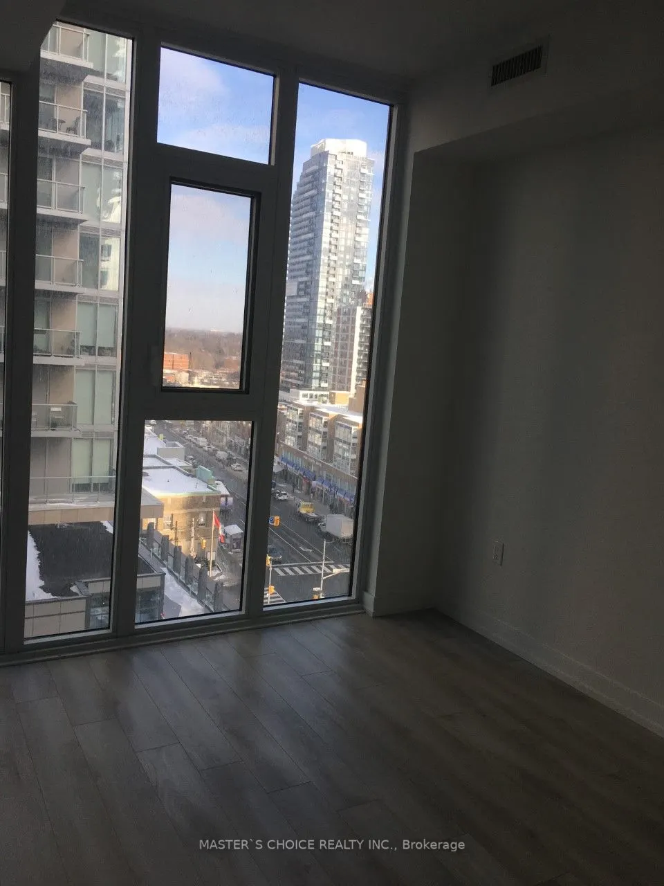 33 Helendale Avenue, #804