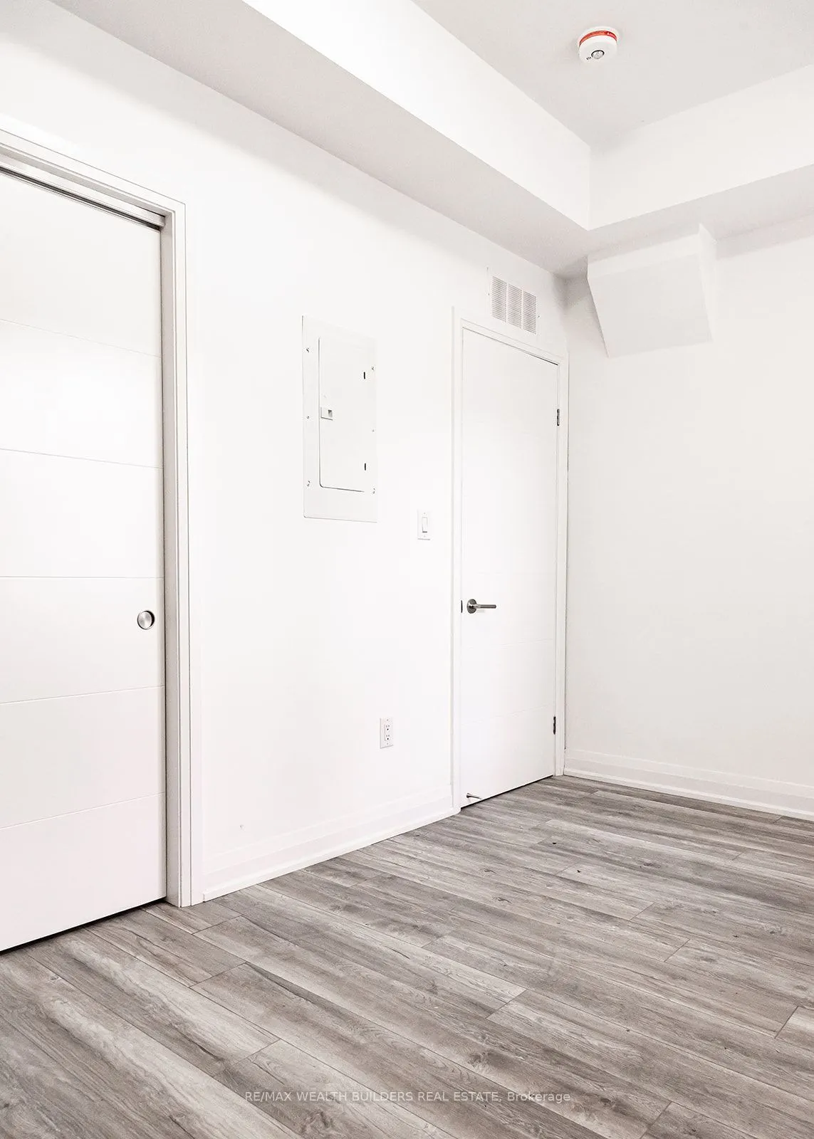 211 Jarvis Street, #7