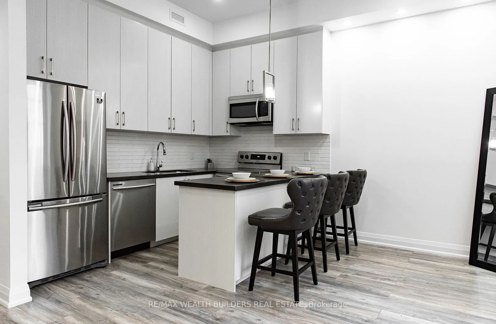 211 Jarvis Street, #7